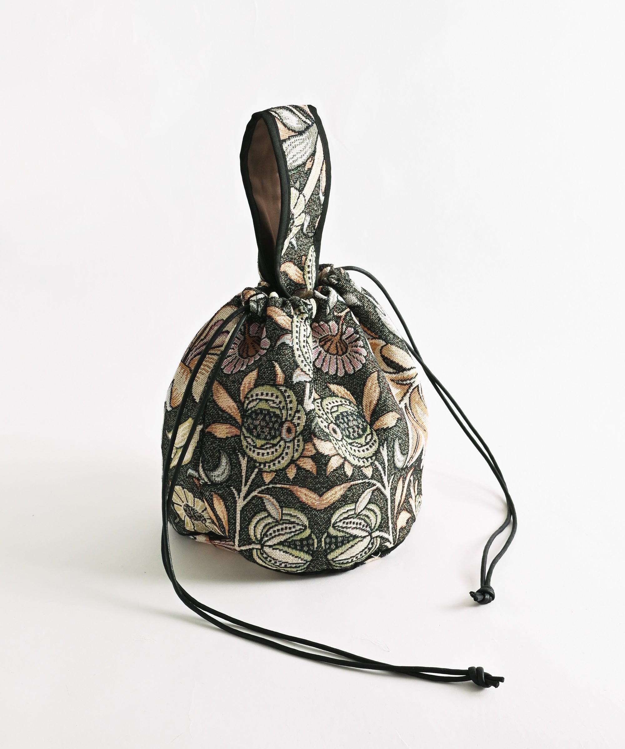 01918079-gn.jpg?crop=center&