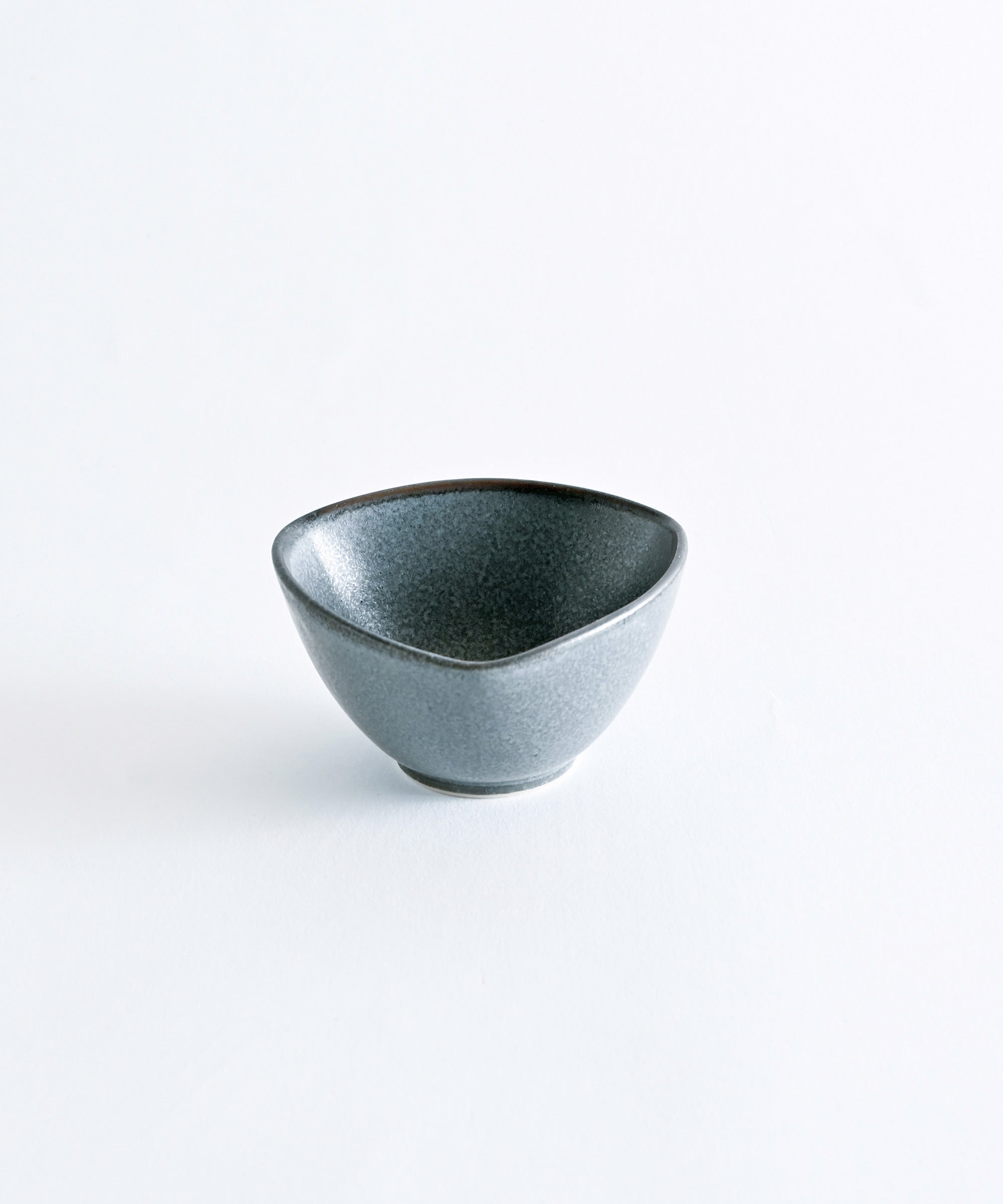 片口酒器[iroiro] – BASIC AND ACCENT ONLINE STORE