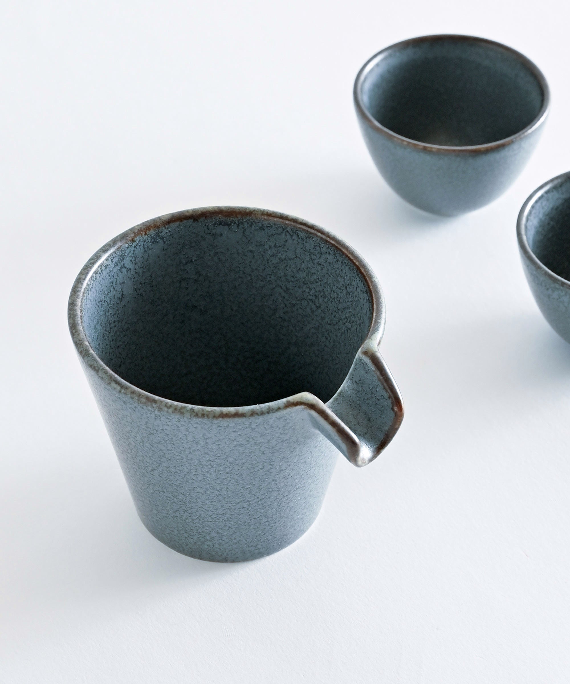片口酒器[iroiro] – BASIC AND ACCENT ONLINE STORE