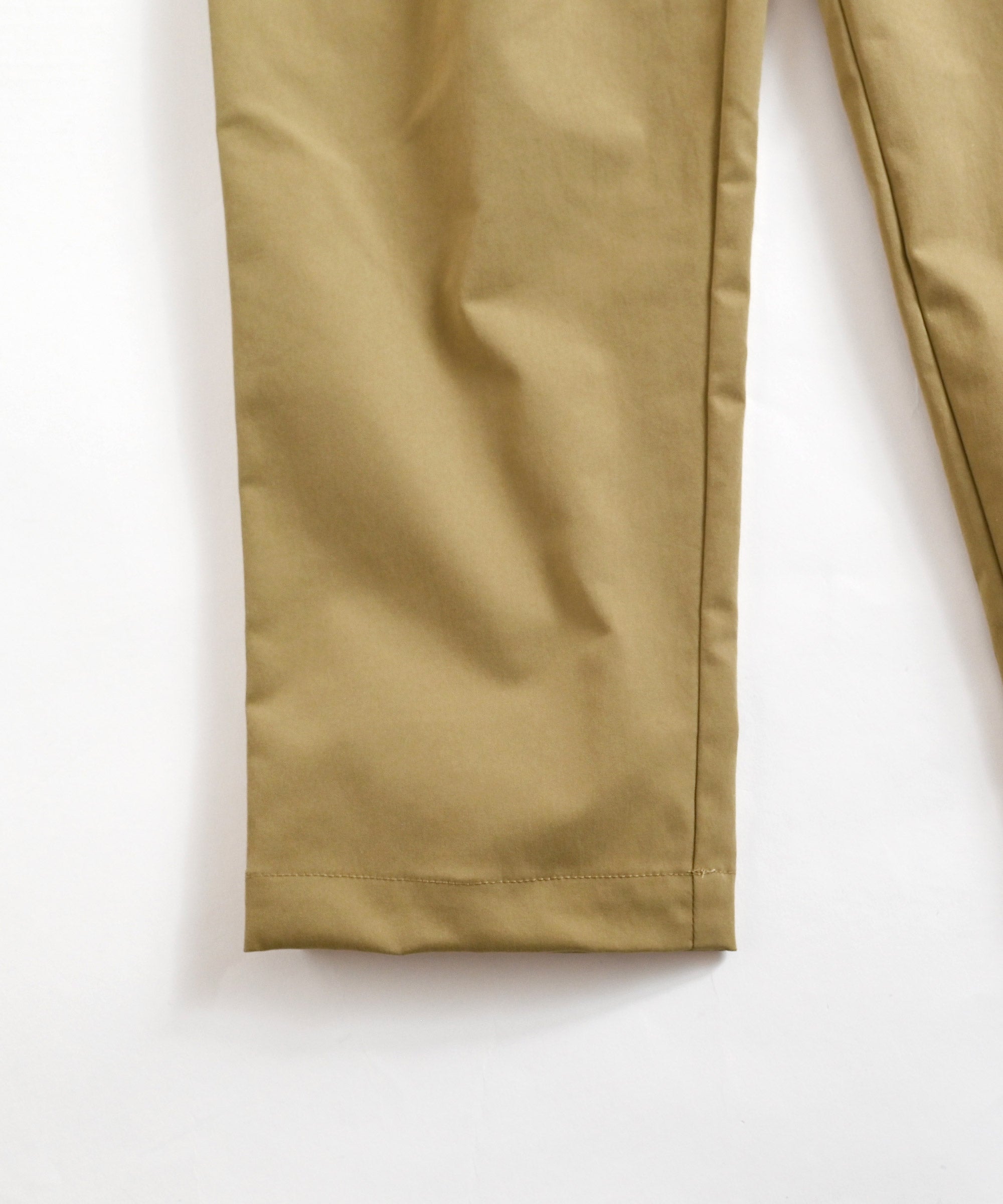 エステルチノテーパードパンツ – BASIC AND ACCENT ONLINE STORE