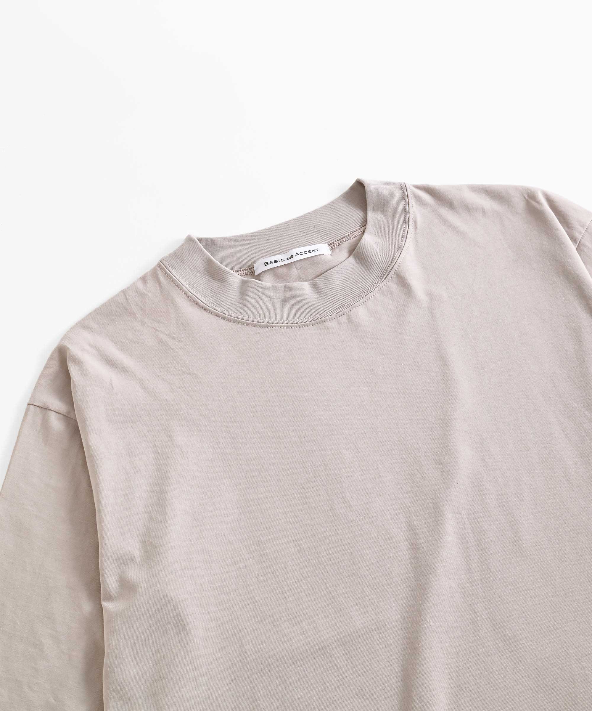 コットン100％　BASIC AND ACCENTオリジナルシアーTシャツ未使用 コットン100％ BASIC AND ACCENTオリジナルシアーTシャツ未使用