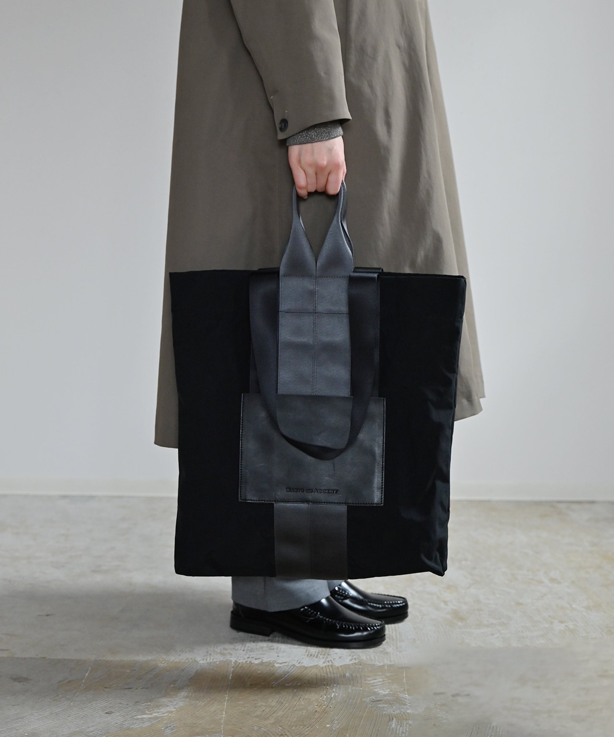 美品　BASIC AND ACCENT taut バッグ　ベージュ BASIC AND ACCENT】taut バッグ long – BASIC AND ACCENT ONLINE STORE