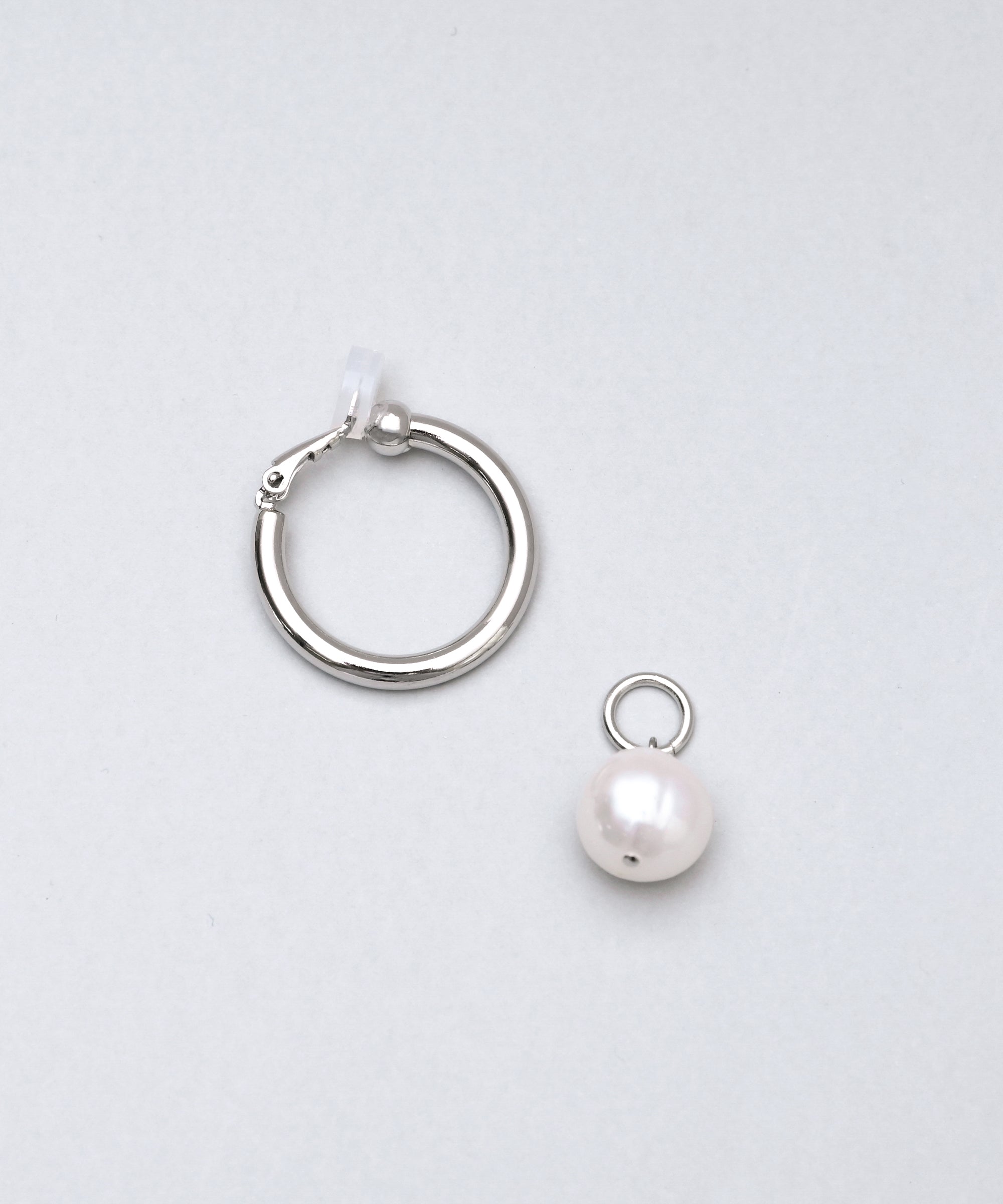BASIC AND ACCENT】nuclear pearl 淡水パール イヤリング – BASIC AND
