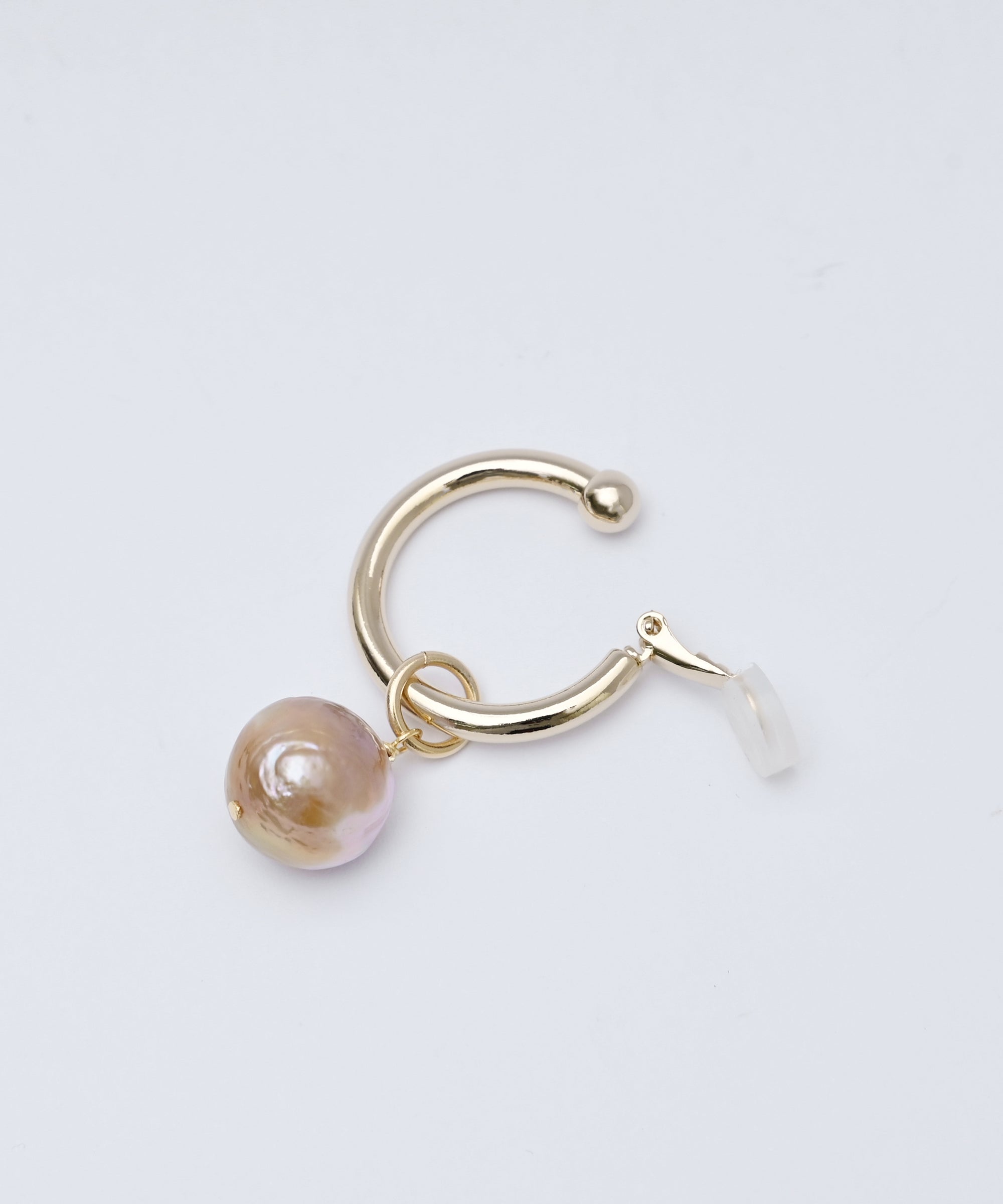 BASIC AND ACCENT】nuclear pearl 淡水パール イヤリング – BASIC AND