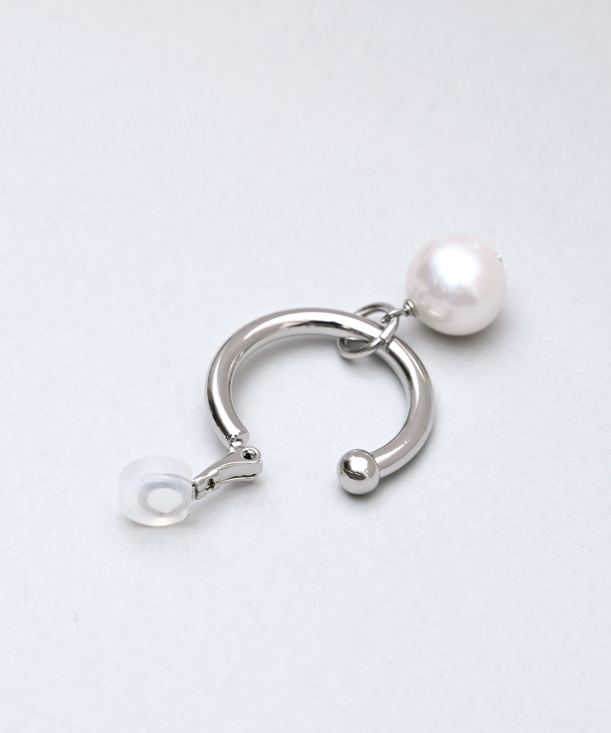 BASIC AND ACCENT】nuclear pearl 淡水パール イヤリング – BASIC AND