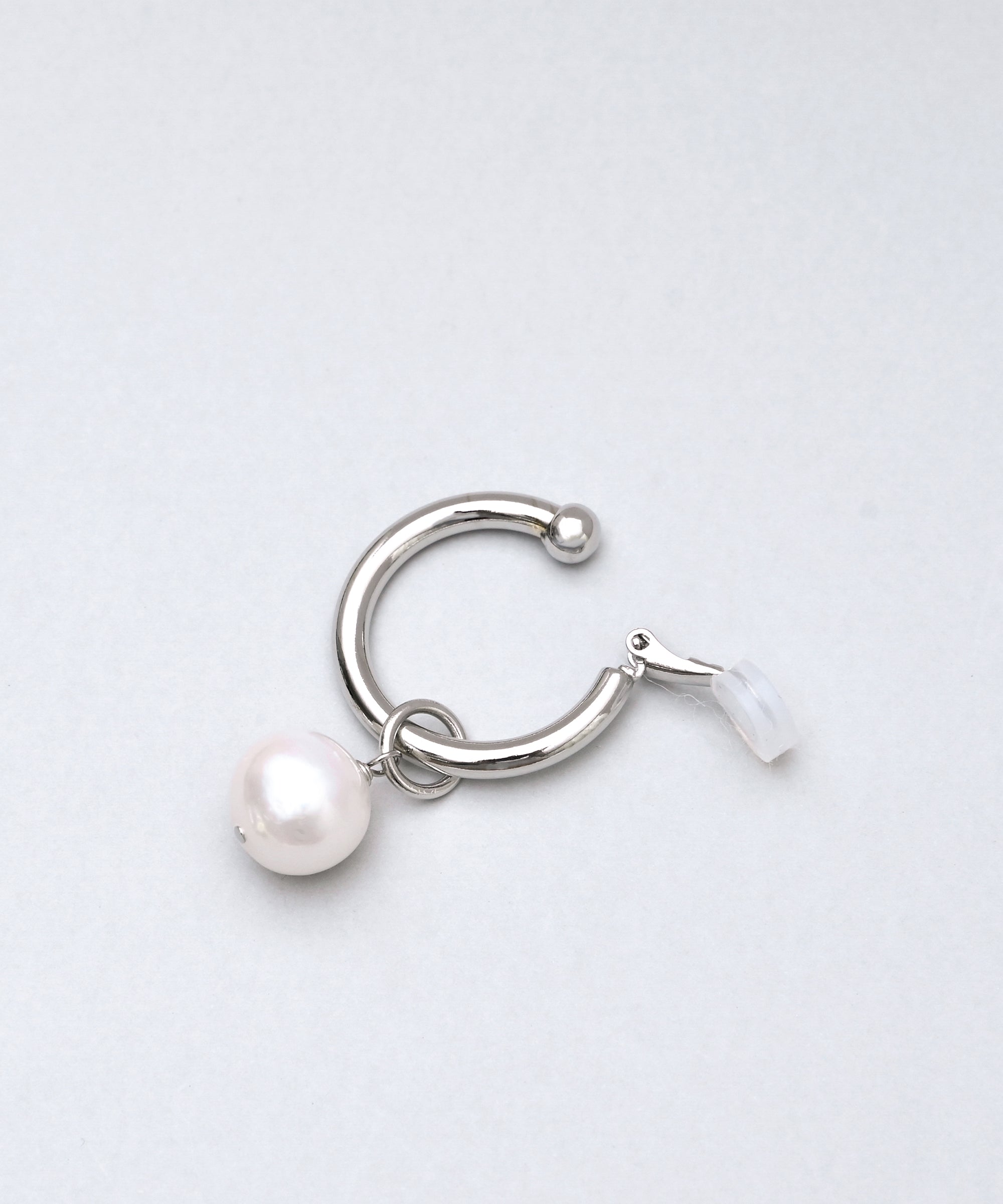BASIC AND ACCENT】nuclear pearl 淡水パール イヤリング – BASIC AND