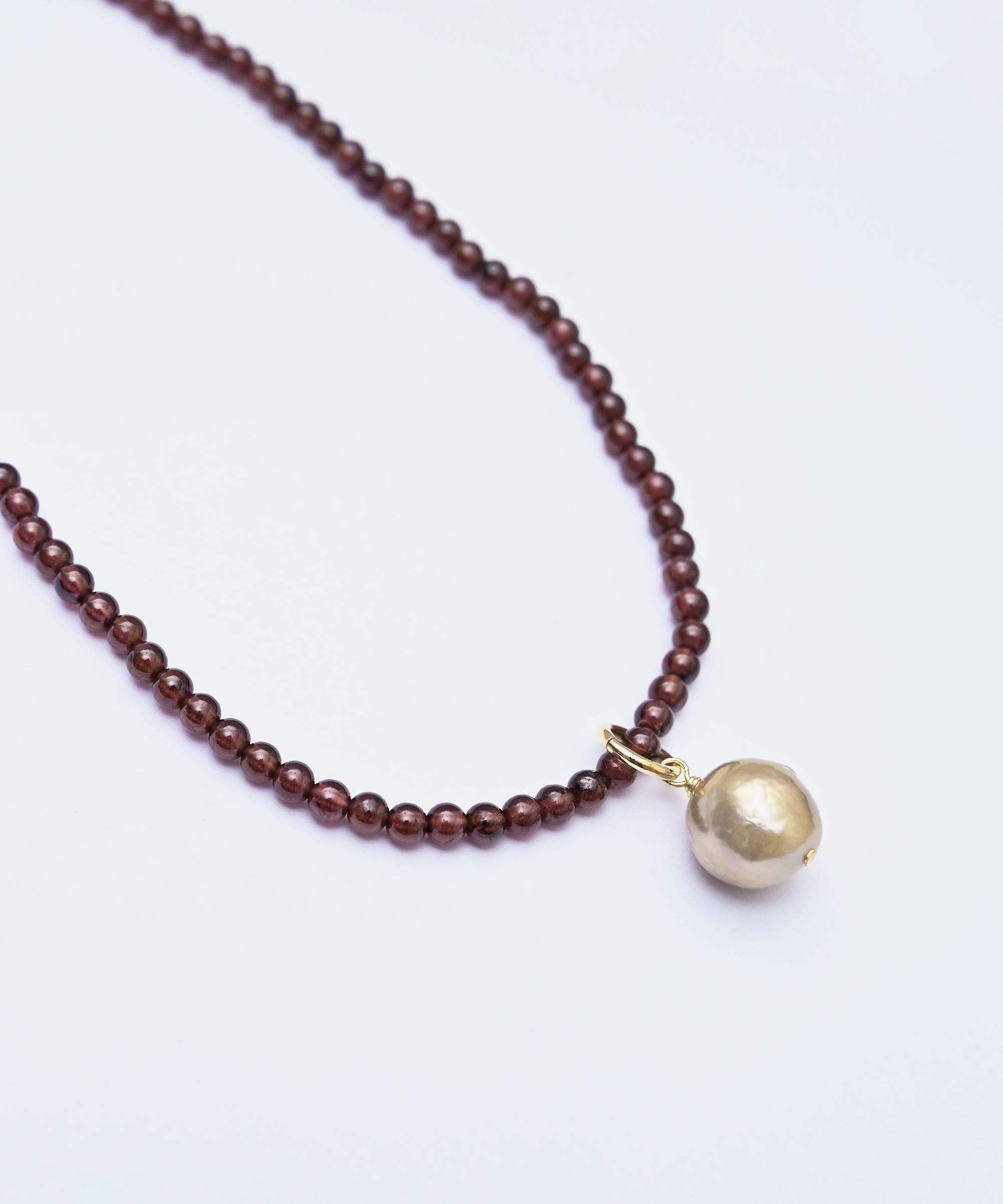 ガーネット、マーカサイト、シードパールのネックレス ガーネット、マーカサイト、シードパールのネックレス