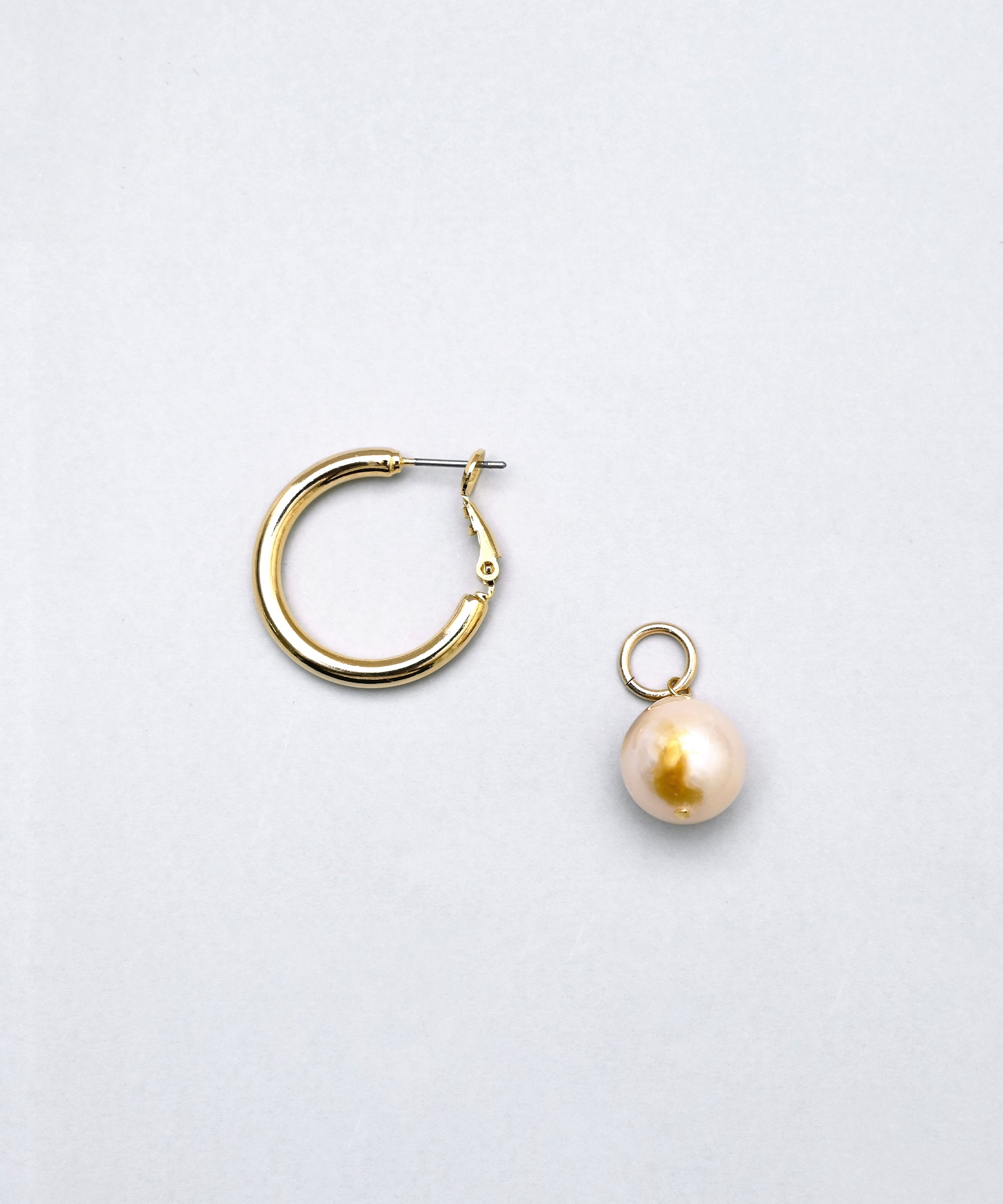 BASIC AND ACCENT】nuclear pearl 淡水パール ピアス – BASIC AND