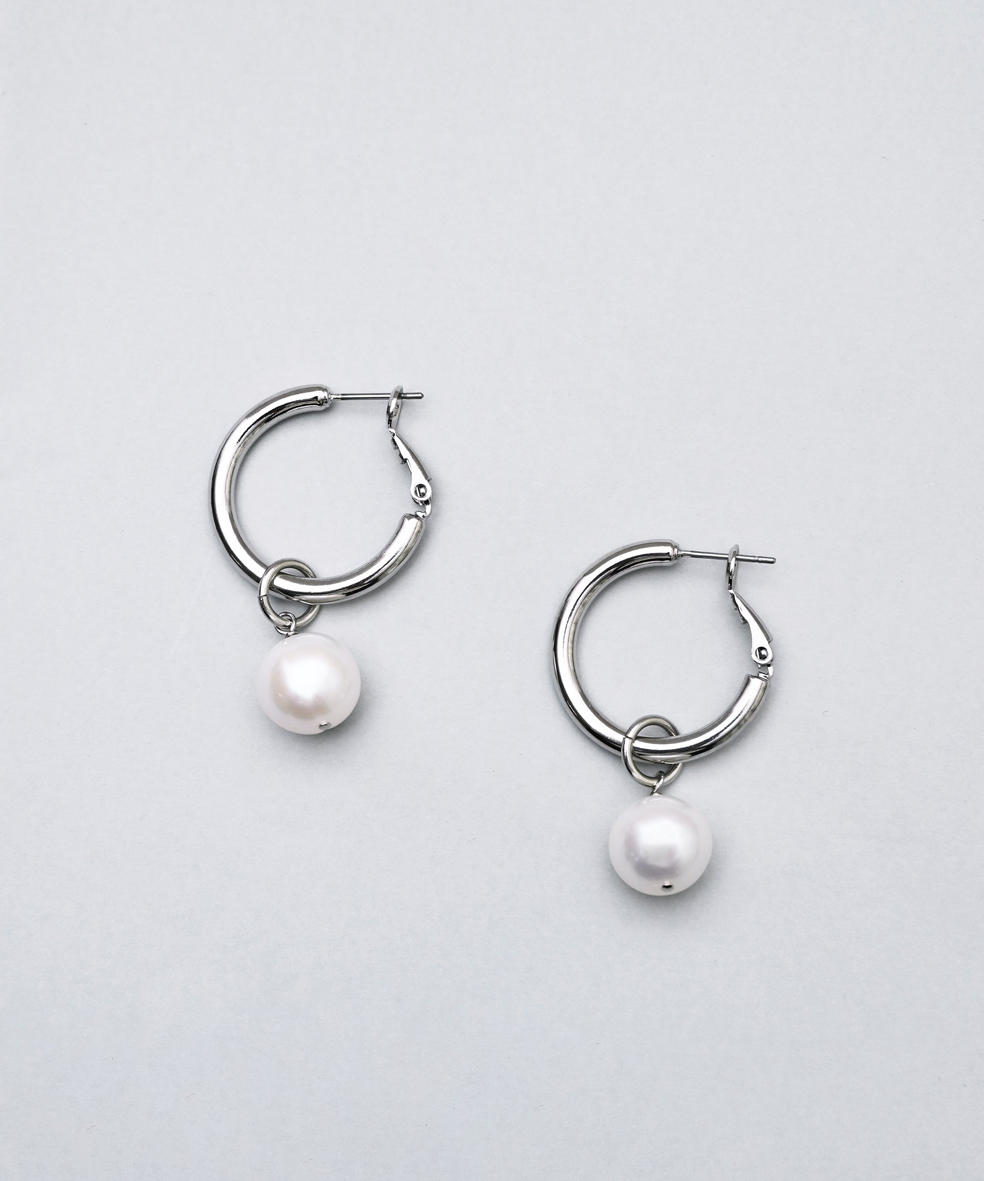 BASIC AND ACCENT】nuclear pearl 淡水パール ピアス – BASIC AND