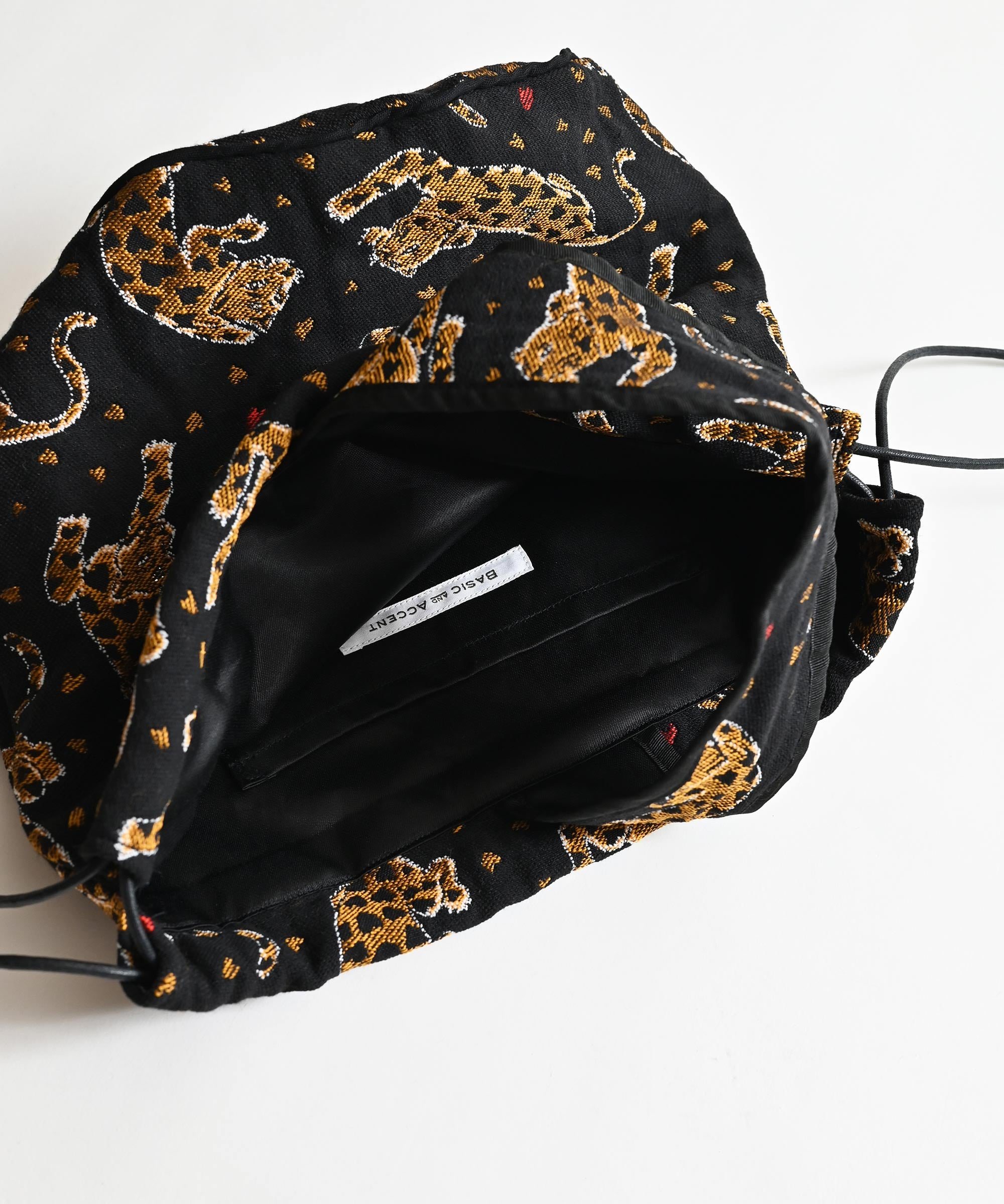 BASIC AND ACCENT】巾着ワンハンドルバッグ[Leopard] – BASIC AND
