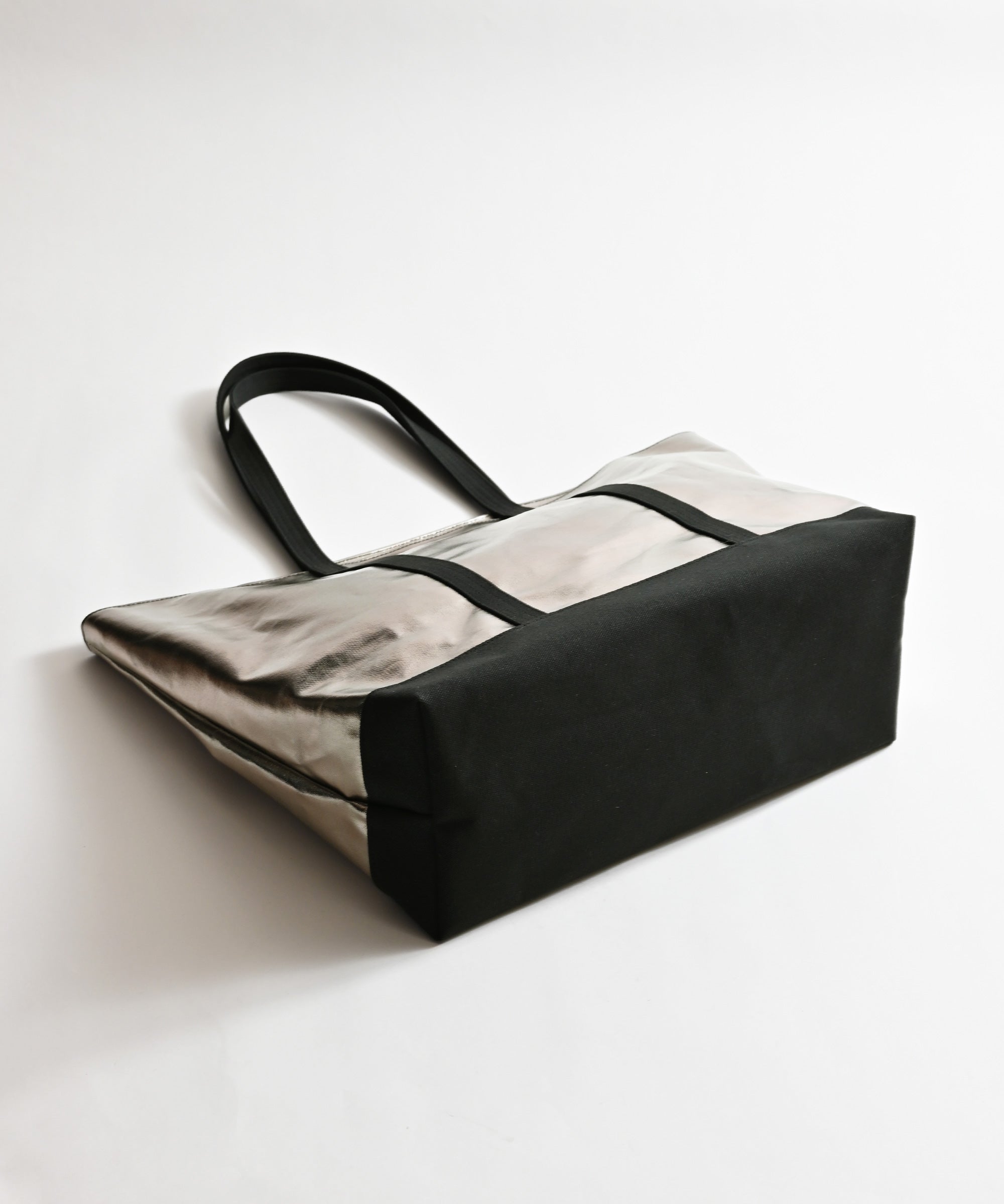 バッグ – BASIC AND ACCENT ONLINE STORE