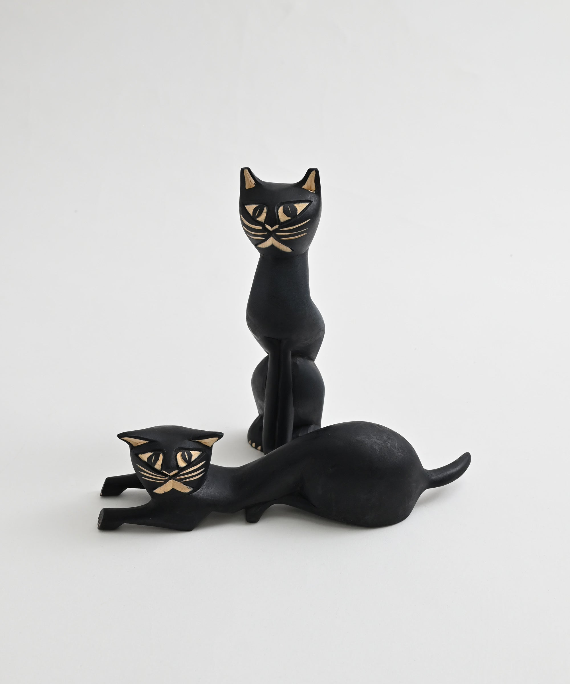 ネコ　603035ブラックカラー AFRICANSQUARE】木の黒猫 立つ – BASIC AND ACCENT ONLINE STORE
