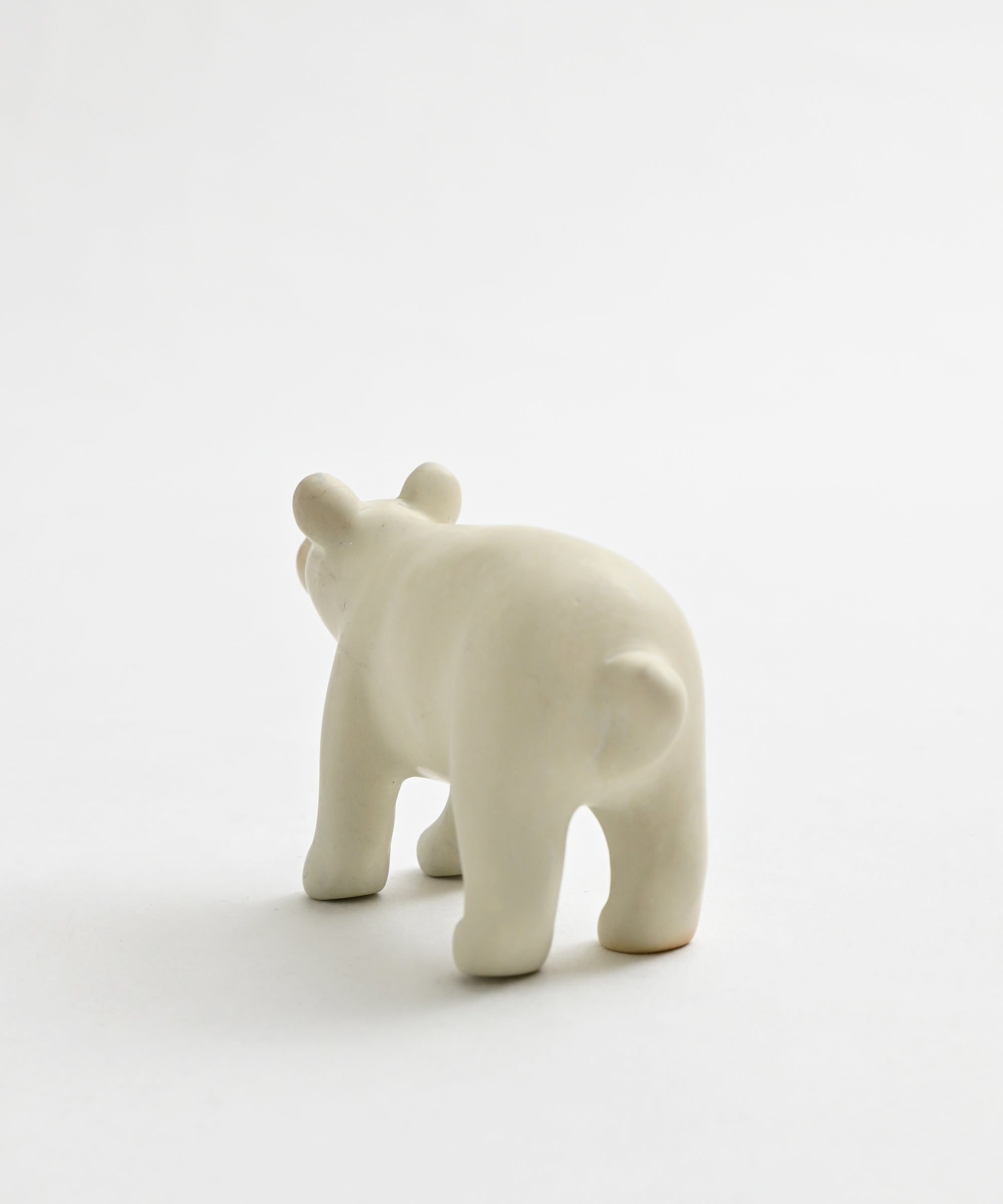 ソープストーン製の迫力あるシロクマさん 石彫 ソープストーン イヌイット AFRICANSQUARE】白クマ オブジェ ソープストーン置物 – BASIC AND