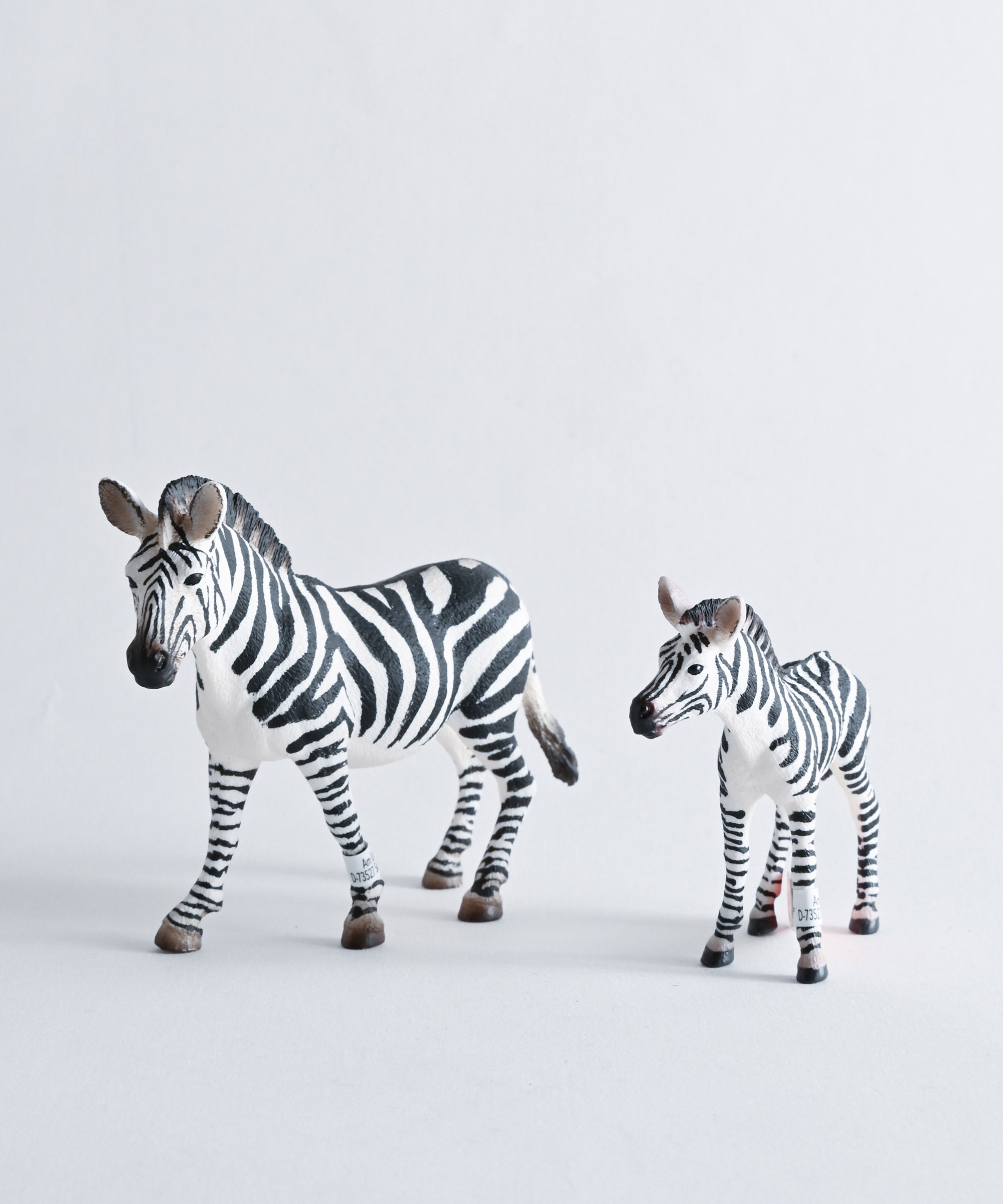 Schleich/シュライヒ】動物フィギュア シマウマ 仔 – BASIC AND ACCENT ONLINE STORE