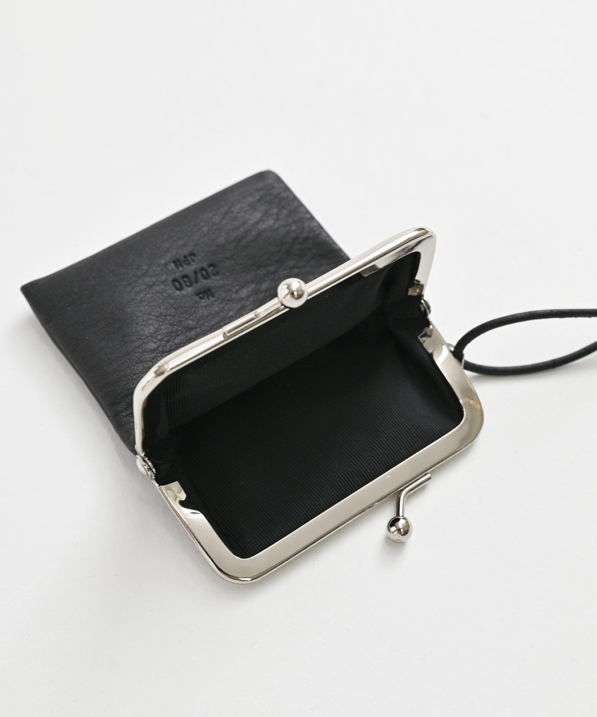 20/80(トゥエンティーエイティー)】SHRINK LEATHER GAMAGUCHI SQUARE