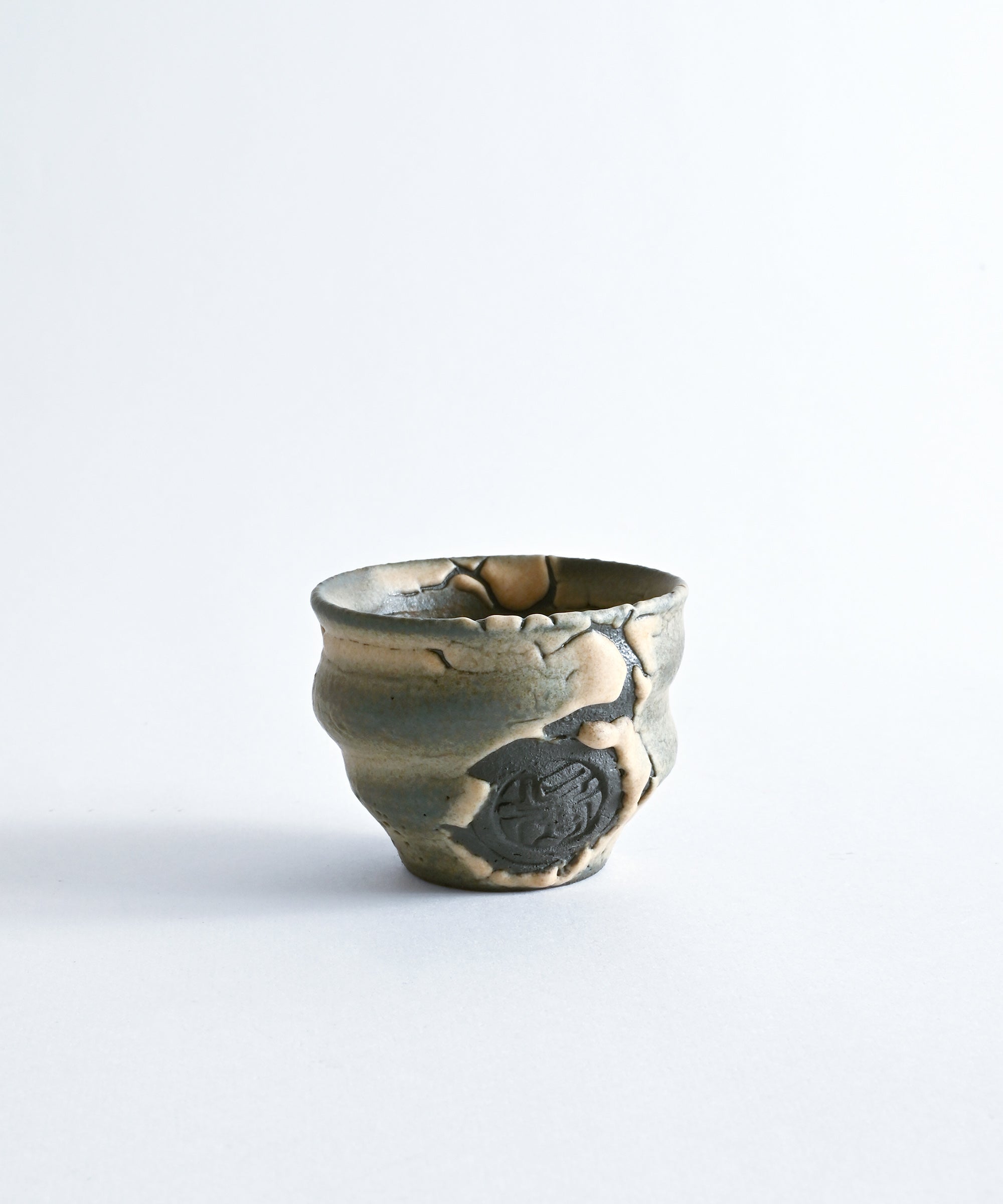 花魁 おいらん 御猪口おちょこ 江戸時代 骨董品 江戸時代末期～明治時代初期 古伊万里 染錦 花に御所車の図 そば