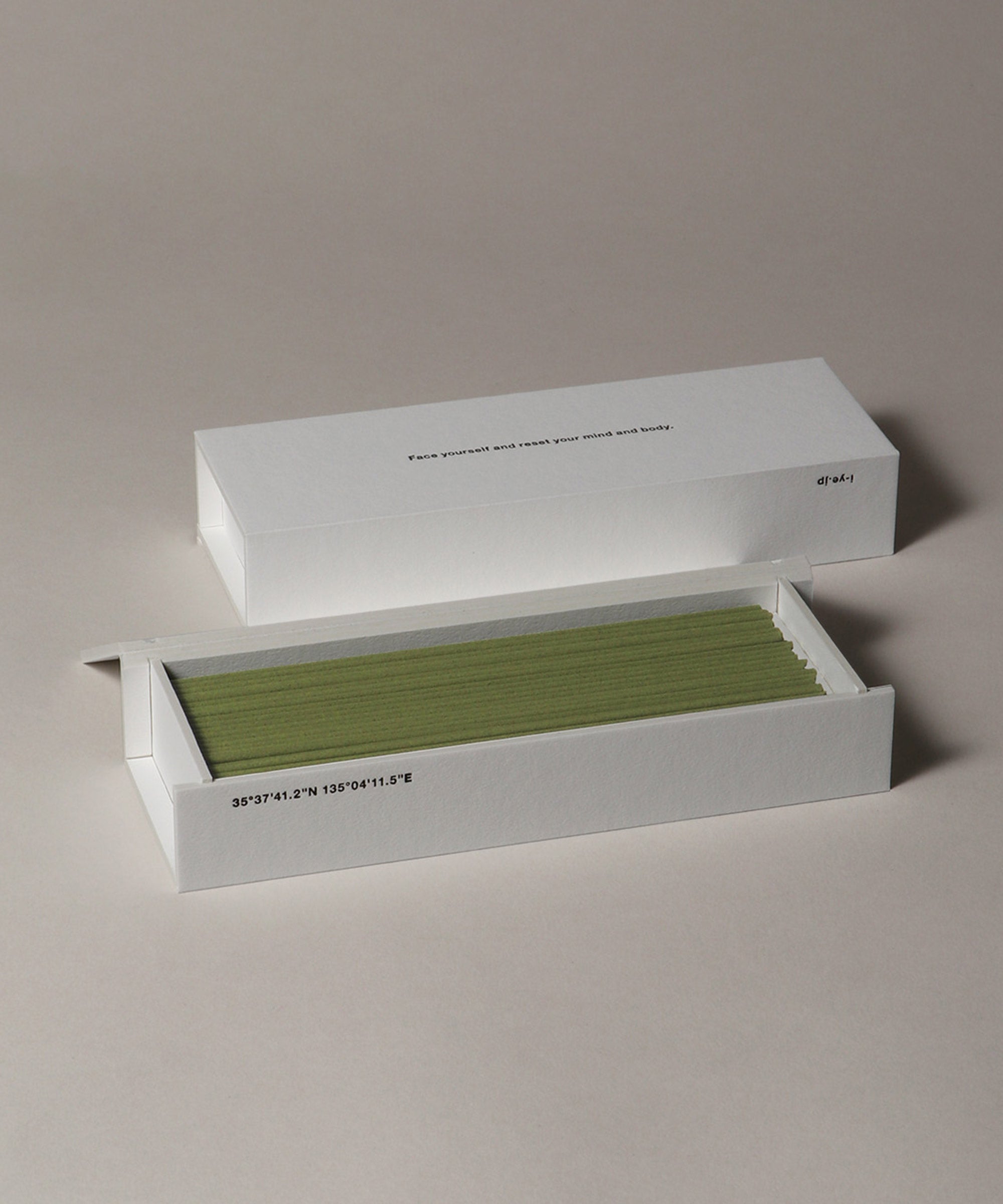 IYÉ/イェ】incense No.003 Leaf お香 – BASIC AND ACCENT ONLINE