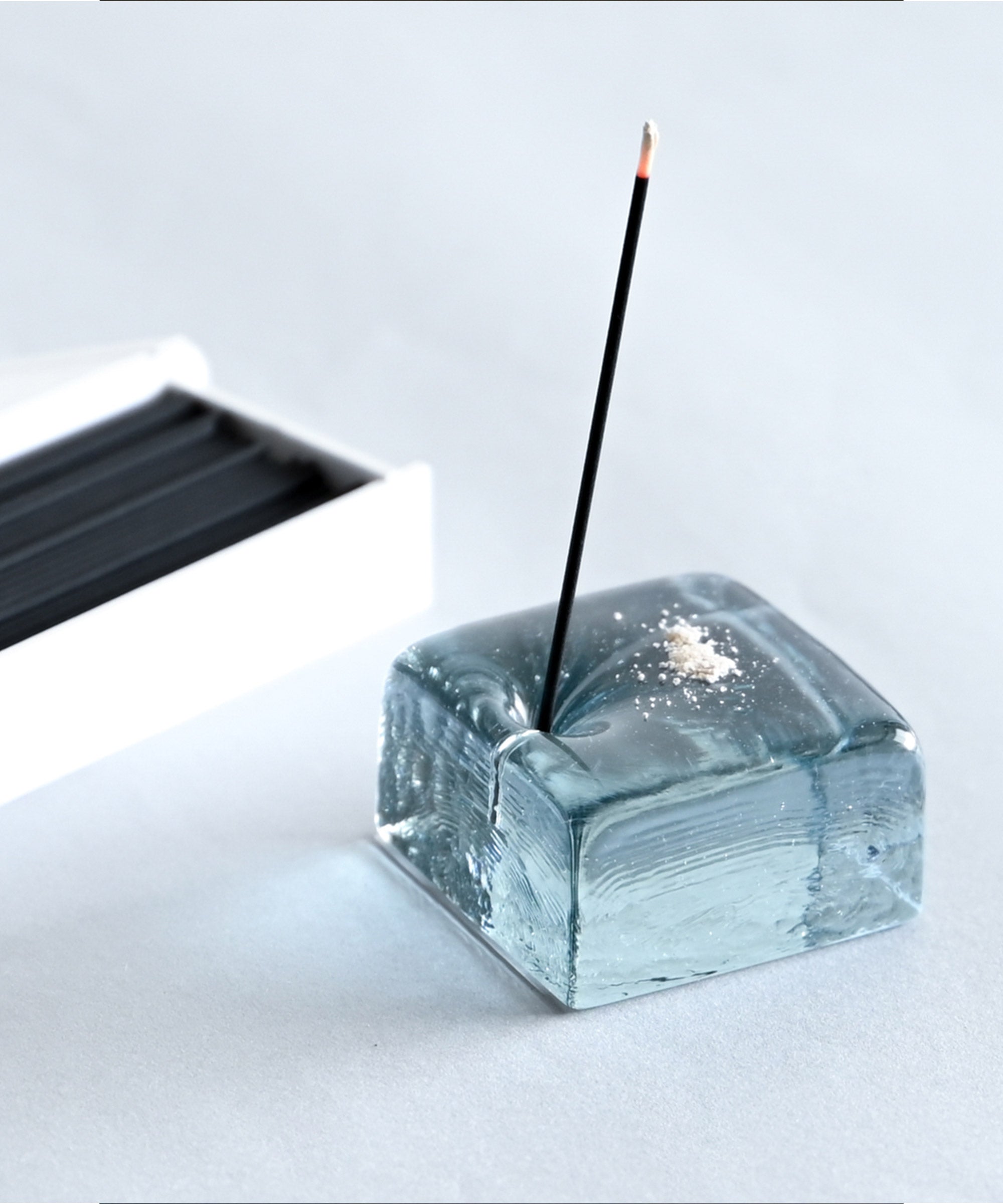 IYÉ/イェ】incense holder reborn square お香立て – BASIC AND ACCENT ONLINE STORE