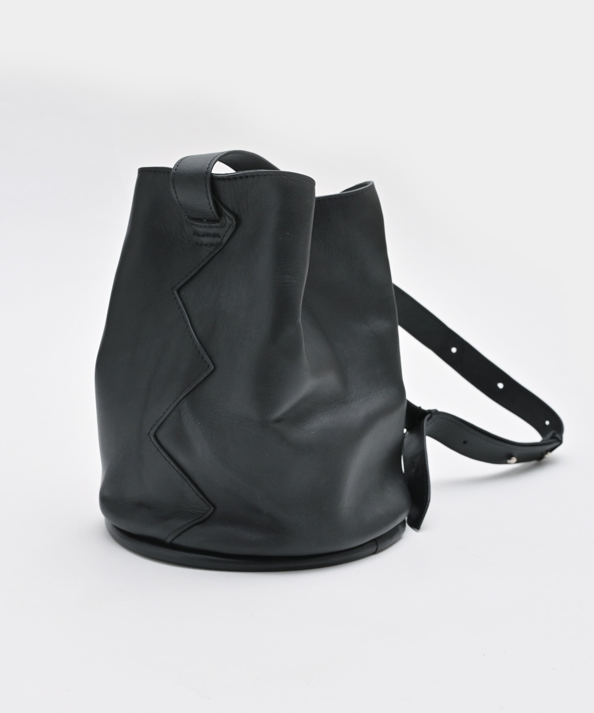 YArKA/ヤーカ】real leather bucket type circle shoulder bag