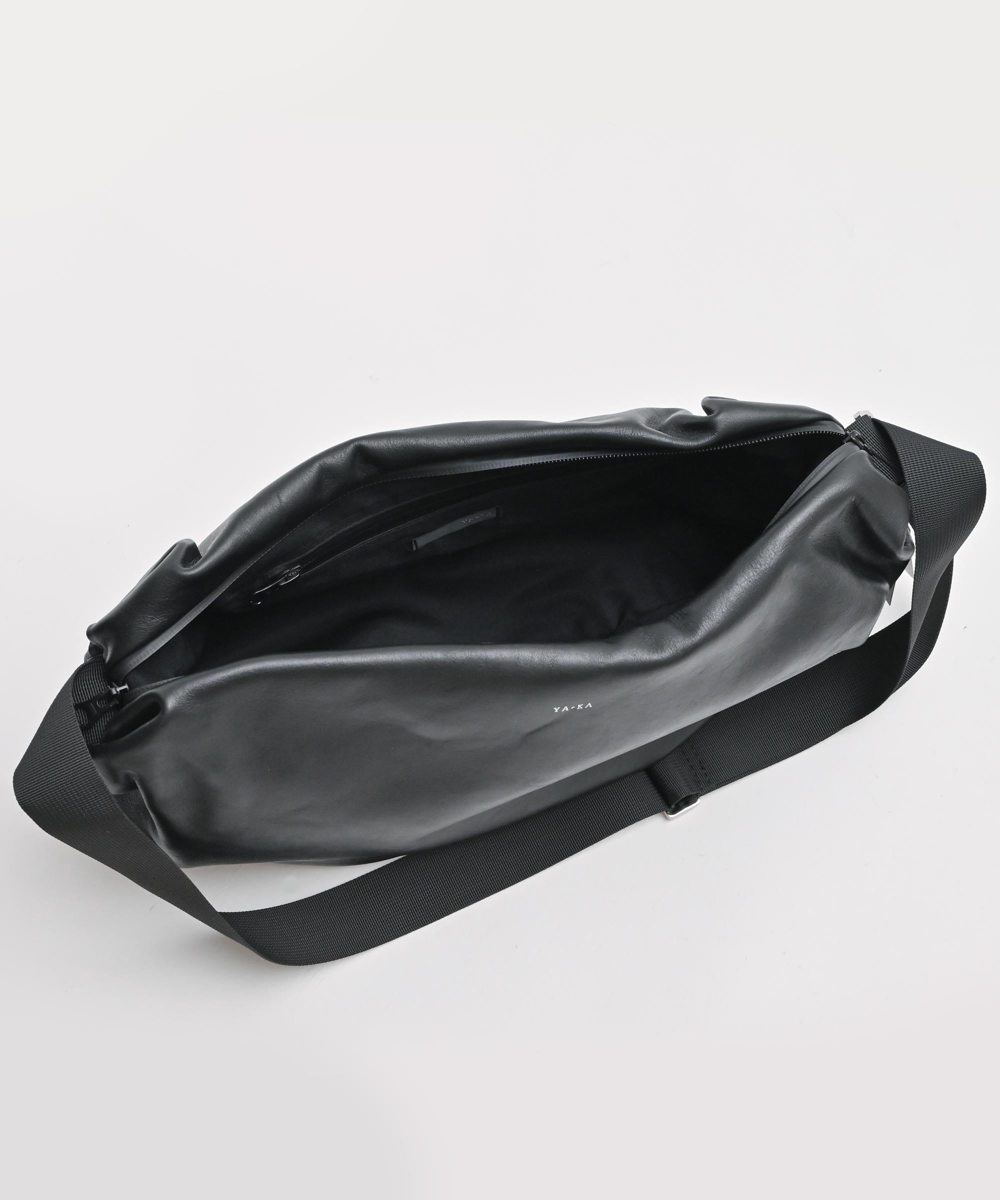 YArKA/ヤーカ】real leather big tuck design shoulder bag [tdht3