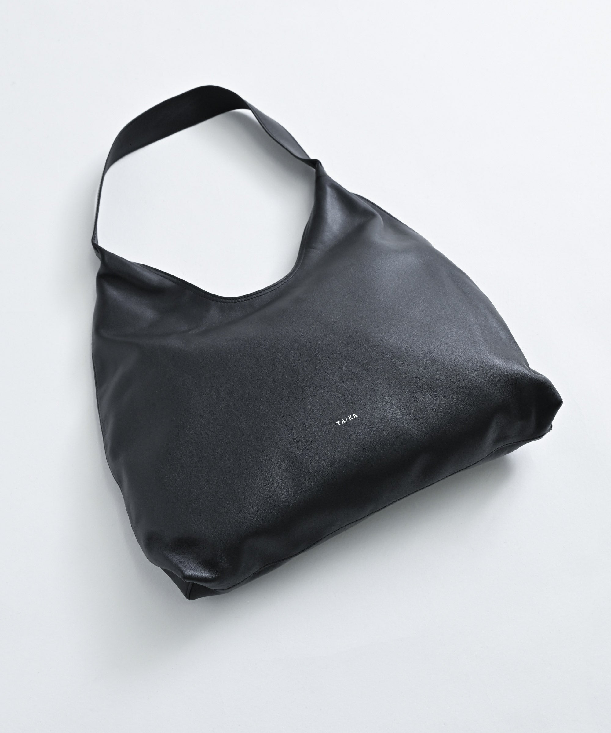 YArKA(ヤーカ)】real leather round design one handle big bag