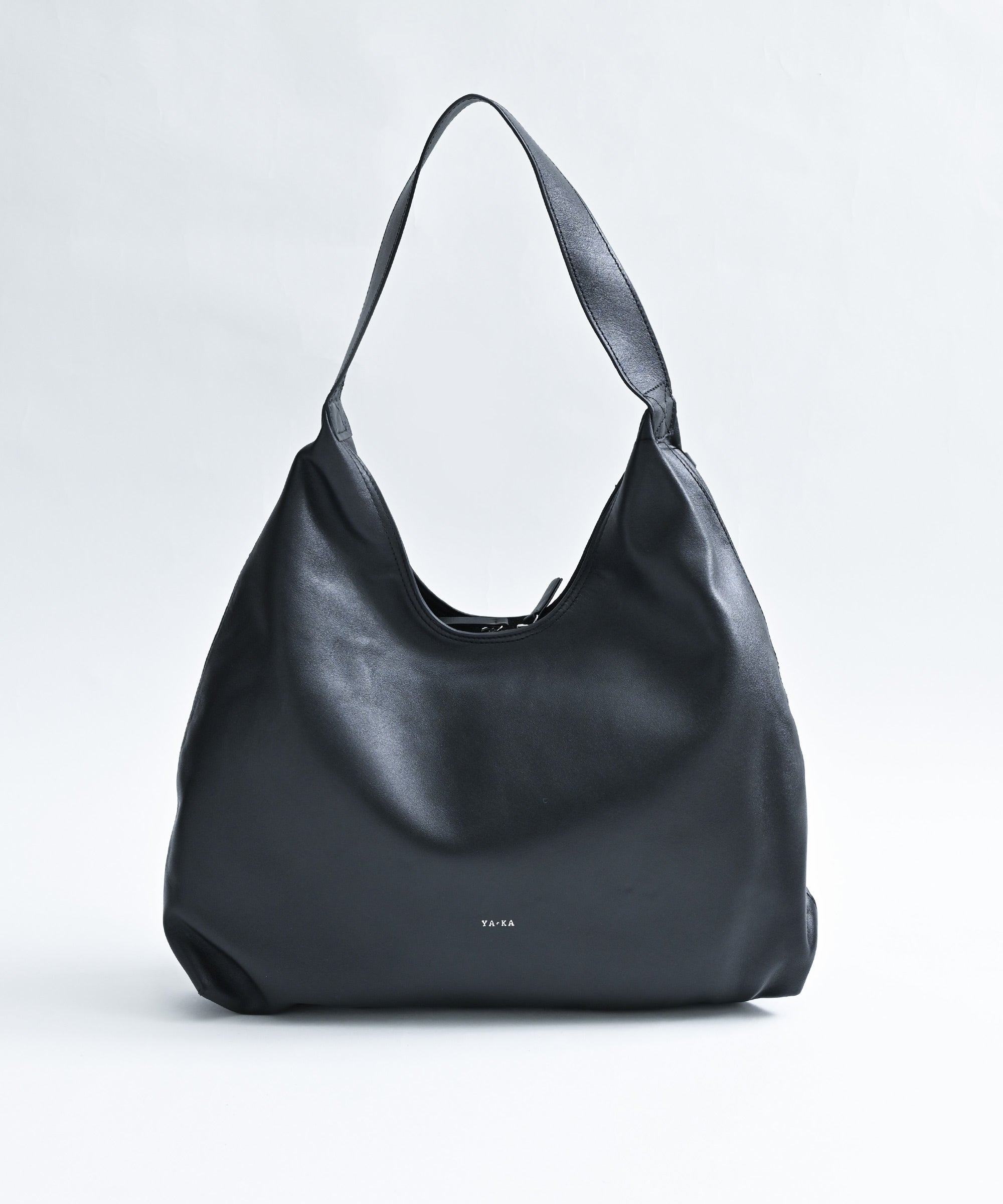 YArKA(ヤーカ)】real leather round design one handle big bag