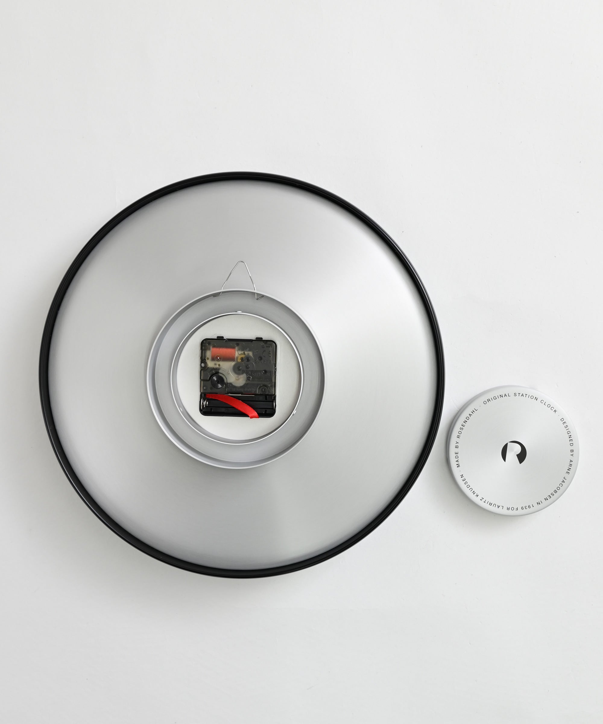 ARNE JACOBSEN】Station Wall Clock 29cm – BASIC AND ACCENT ONLINE STORE