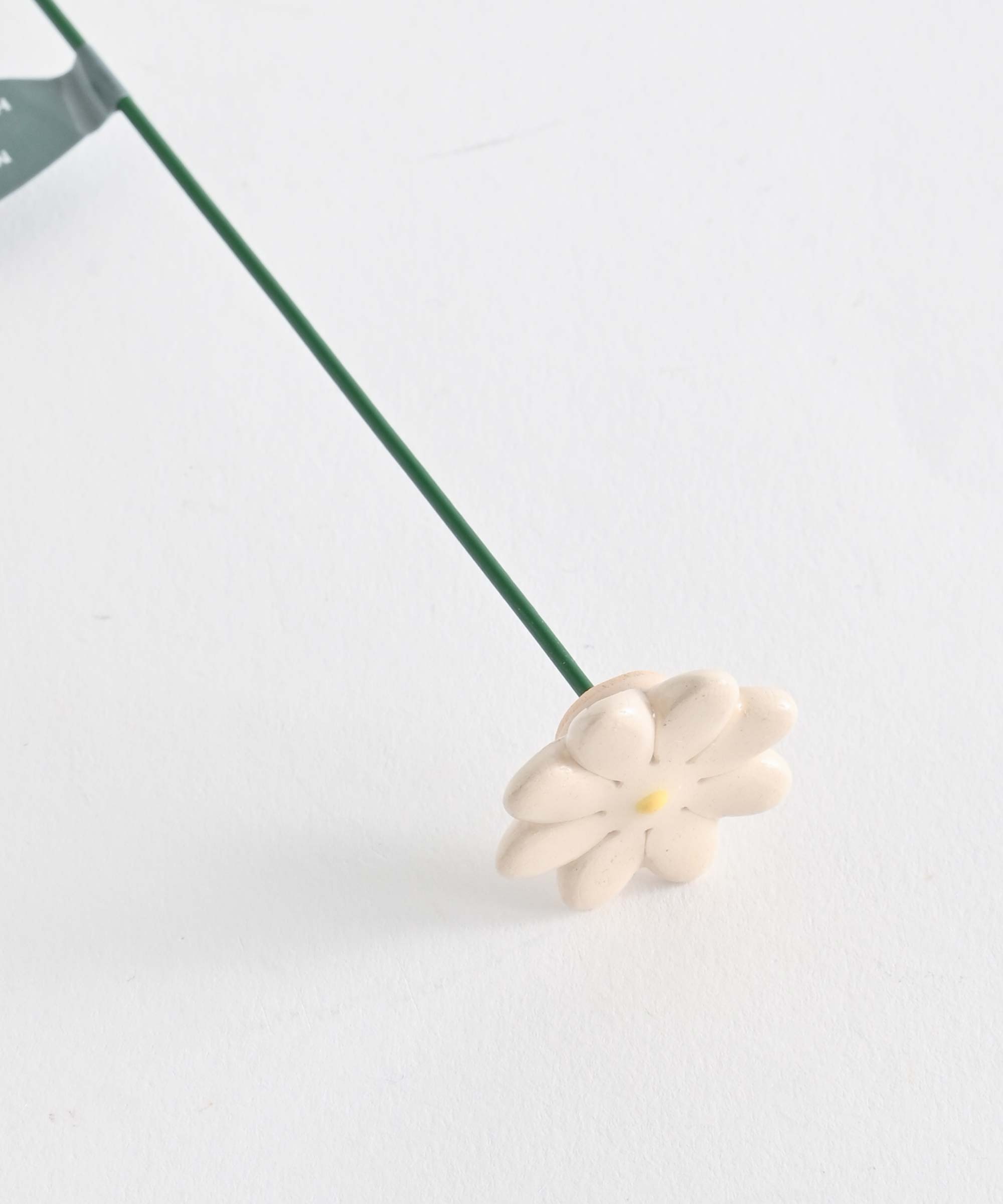 ミニデイジー 陶器の花 – BASIC AND ACCENT ONLINE STORE