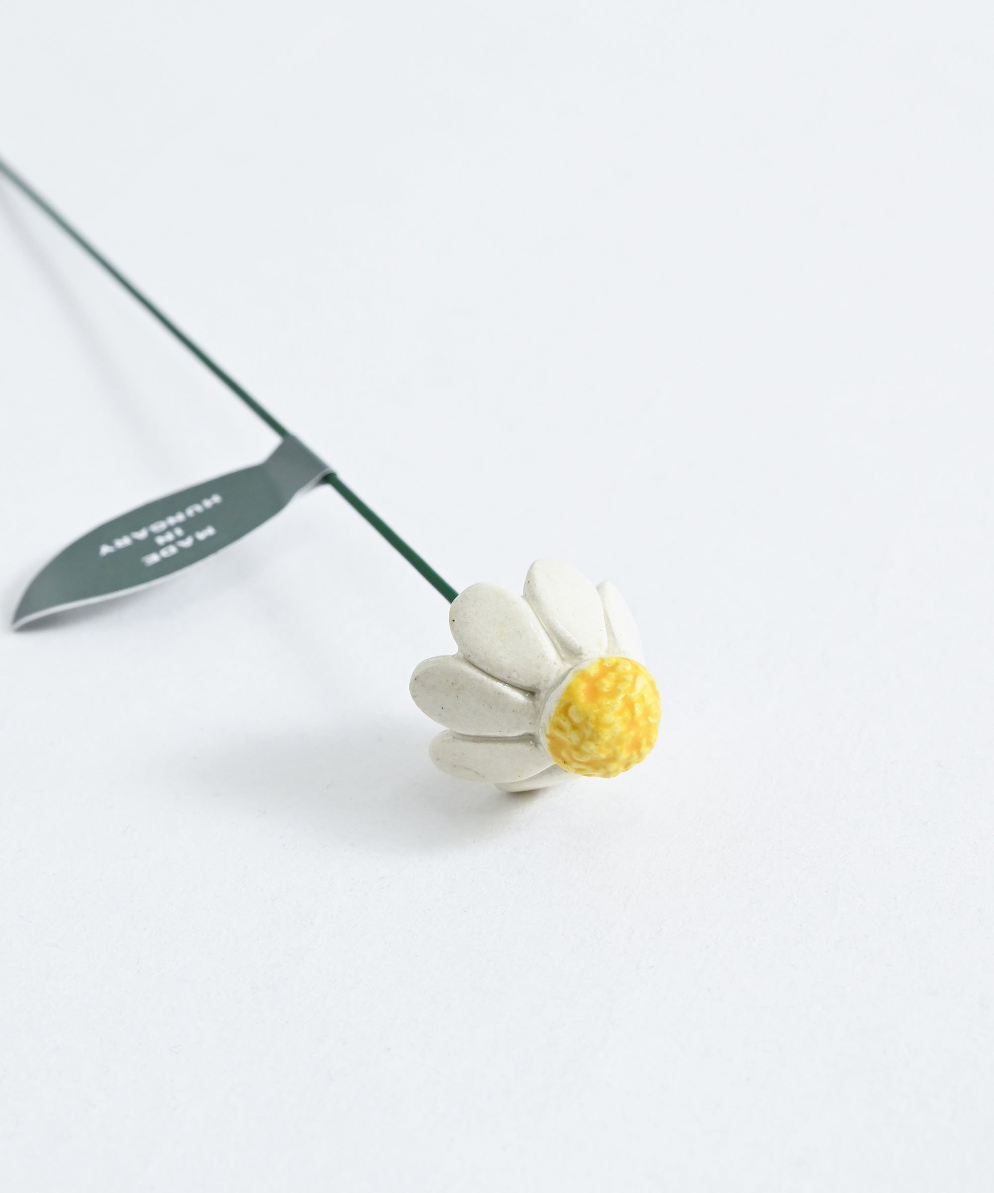 花柄装飾の陶器 Kis keramia】カモミール 陶器の花 – BASIC AND ACCENT ONLINE STORE