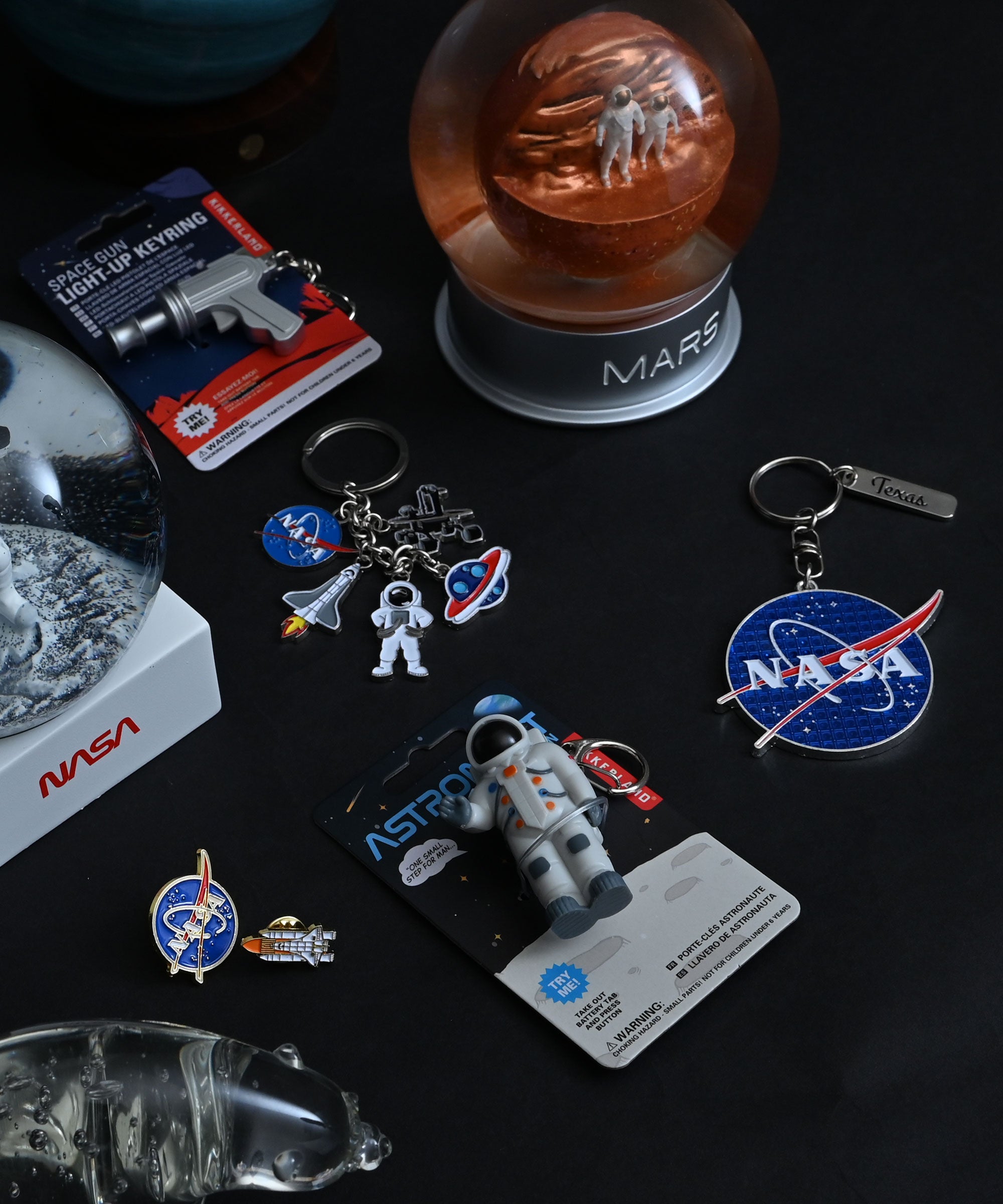 City Merchandise】キーホルダー NASA Space Set – BASIC AND ACCENT
