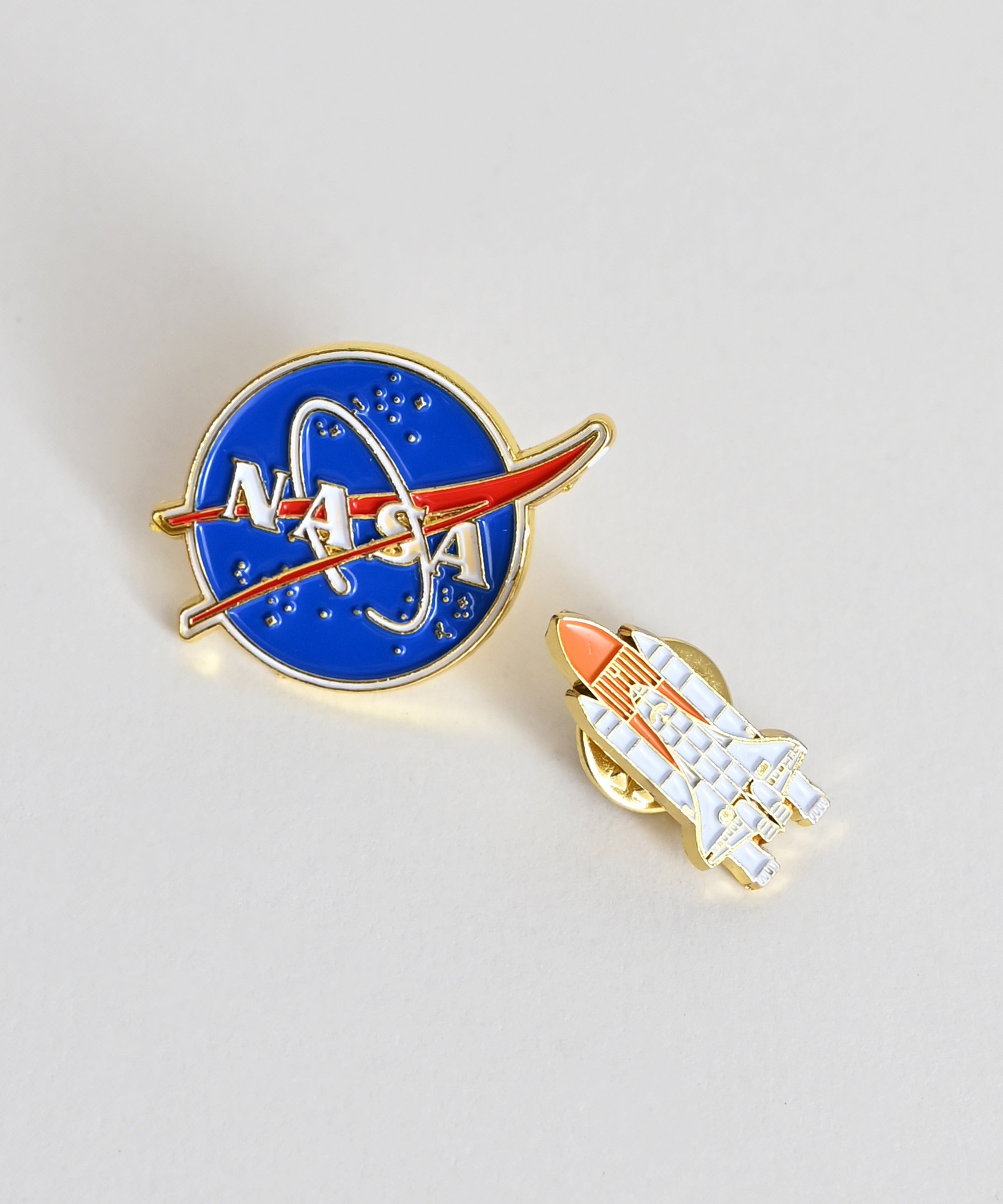 City Merchandise】ピンバッジ NASA rocket – BASIC AND ACCENT ONLINE