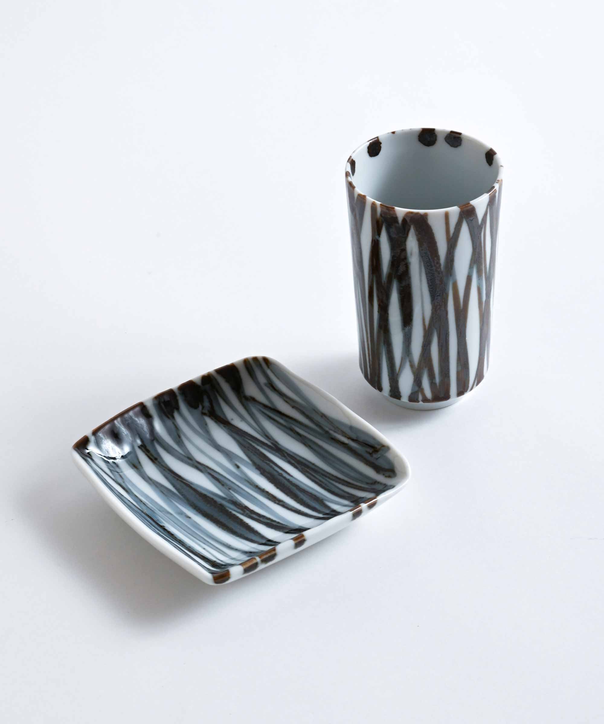 手描き染付 長湯呑 乱れ十草 – BASIC AND ACCENT ONLINE STORE