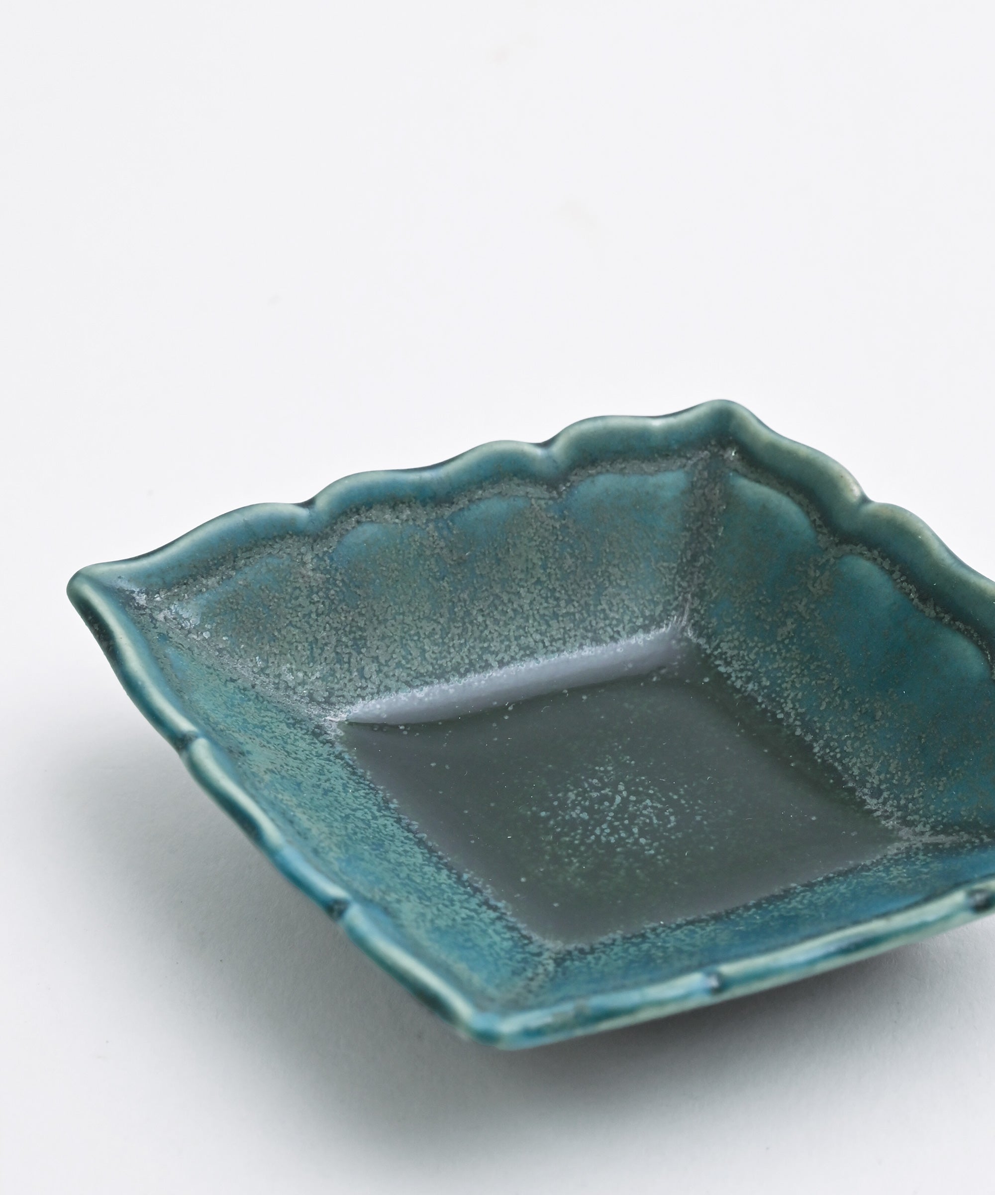 パチュリ様　李英才　平皿　径22.5cm　①＆②　２枚にて 縁付平皿（6寸／約18㎝）白 （12） | 出西窯 on-line STORE