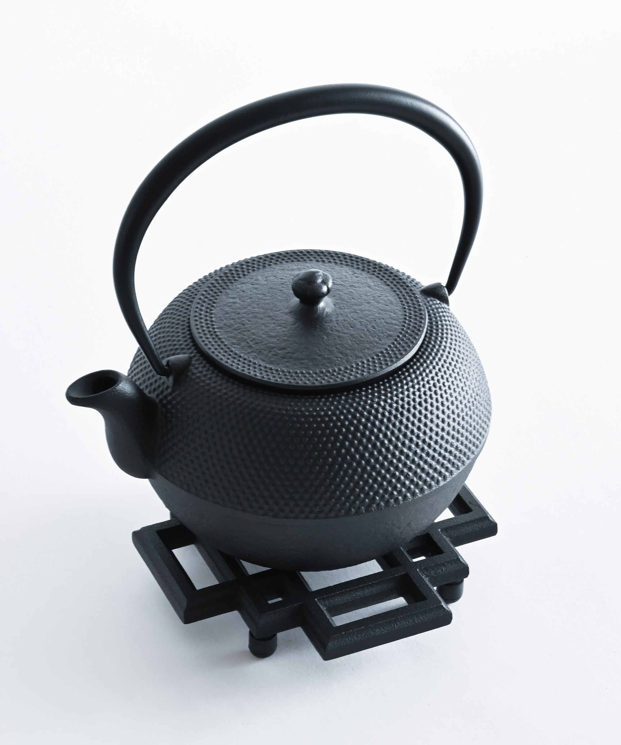 OIGEN】瓶敷き(鍋敷き) 唐花 – BASIC AND ACCENT ONLINE STORE