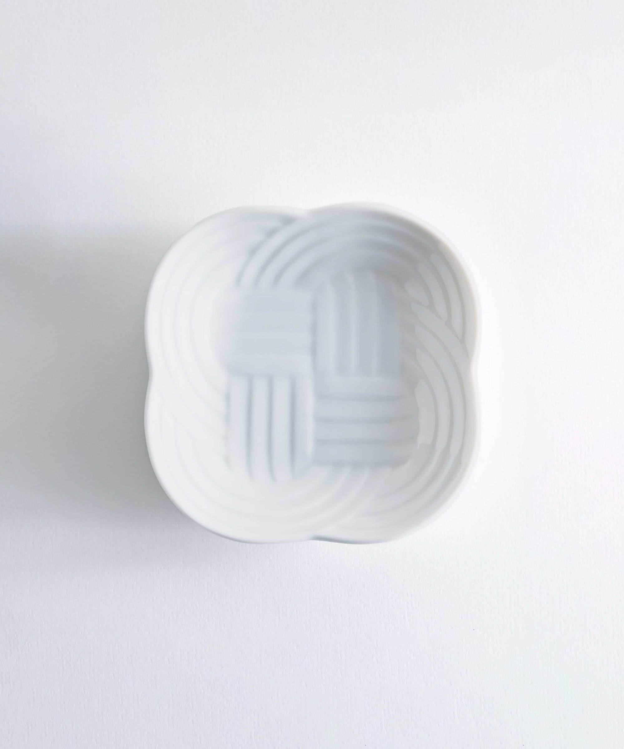 88233262-wh.jpg?v=1733303269&