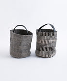 左：A (Dobi Stripe)、右：B (Dobi Flower)