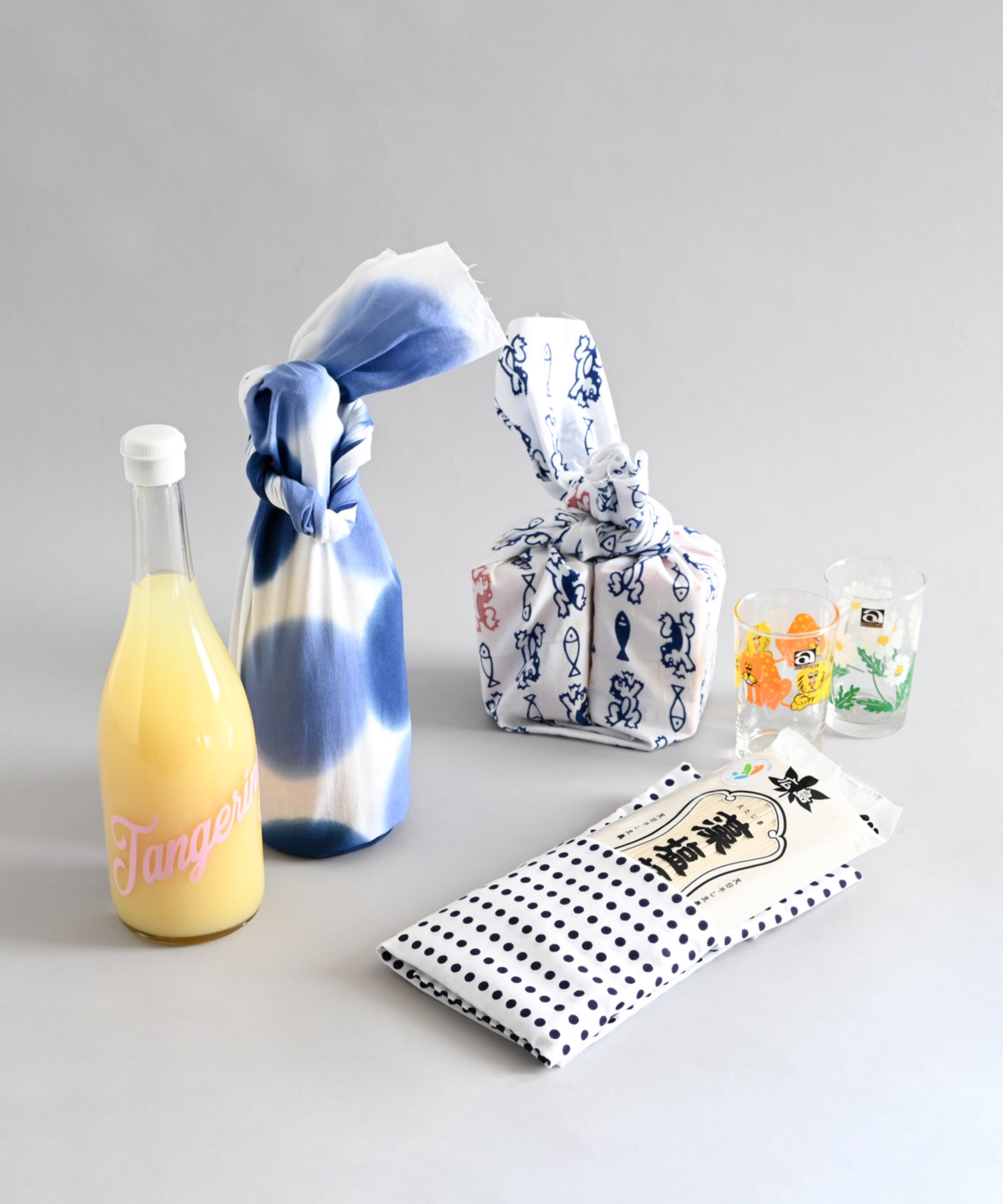 梨園染】手ぬぐい 捺染 豆絞り 紺 ドット柄 – BASIC AND ACCENT ONLINE