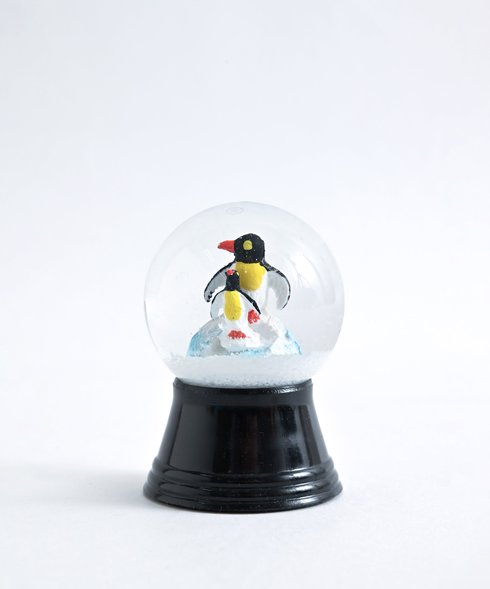 PERZY/パージー】 スノードーム (ペンギン) S 45mm – BASIC AND ACCENT