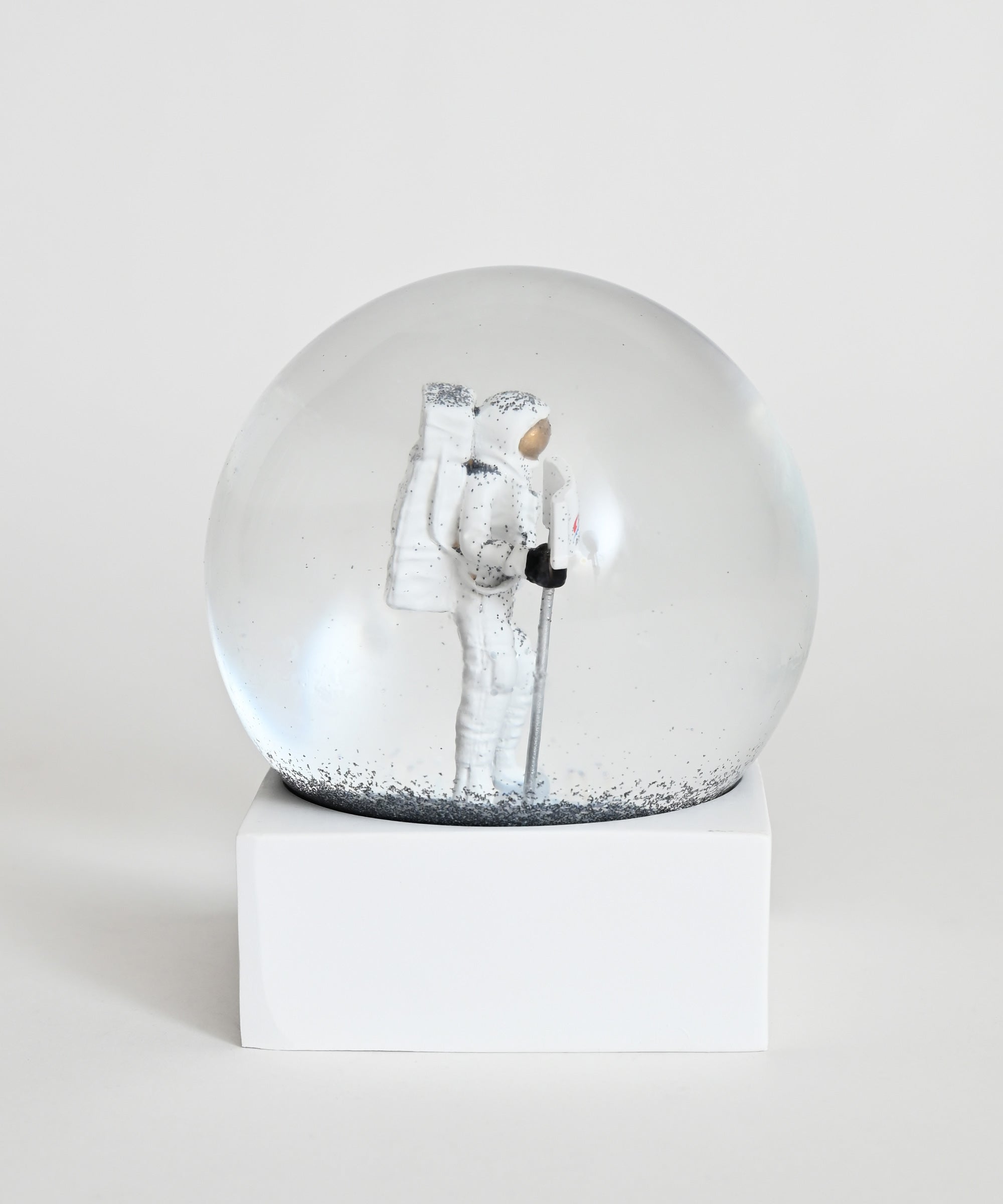 DETAIL】NASA SNOW GLOBE – BASIC AND ACCENT ONLINE STORE