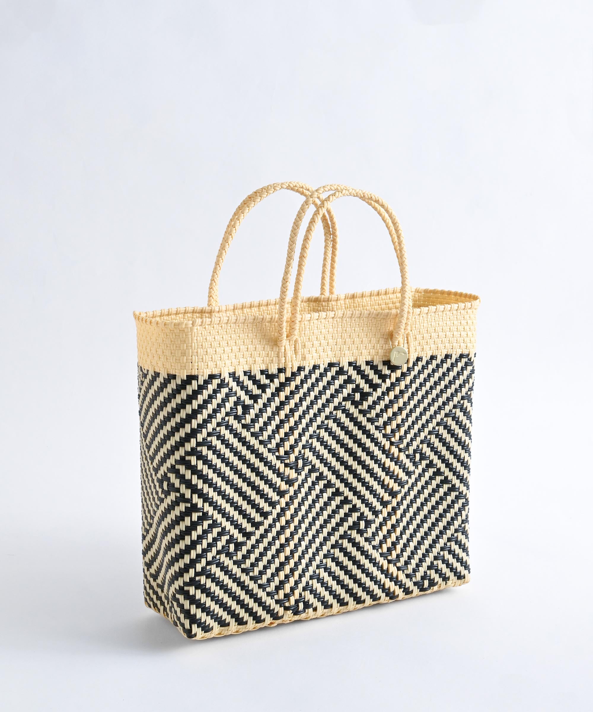 MERCADO BAG - CANGREJO - Black (M) | Letra｜レトラ公式通販