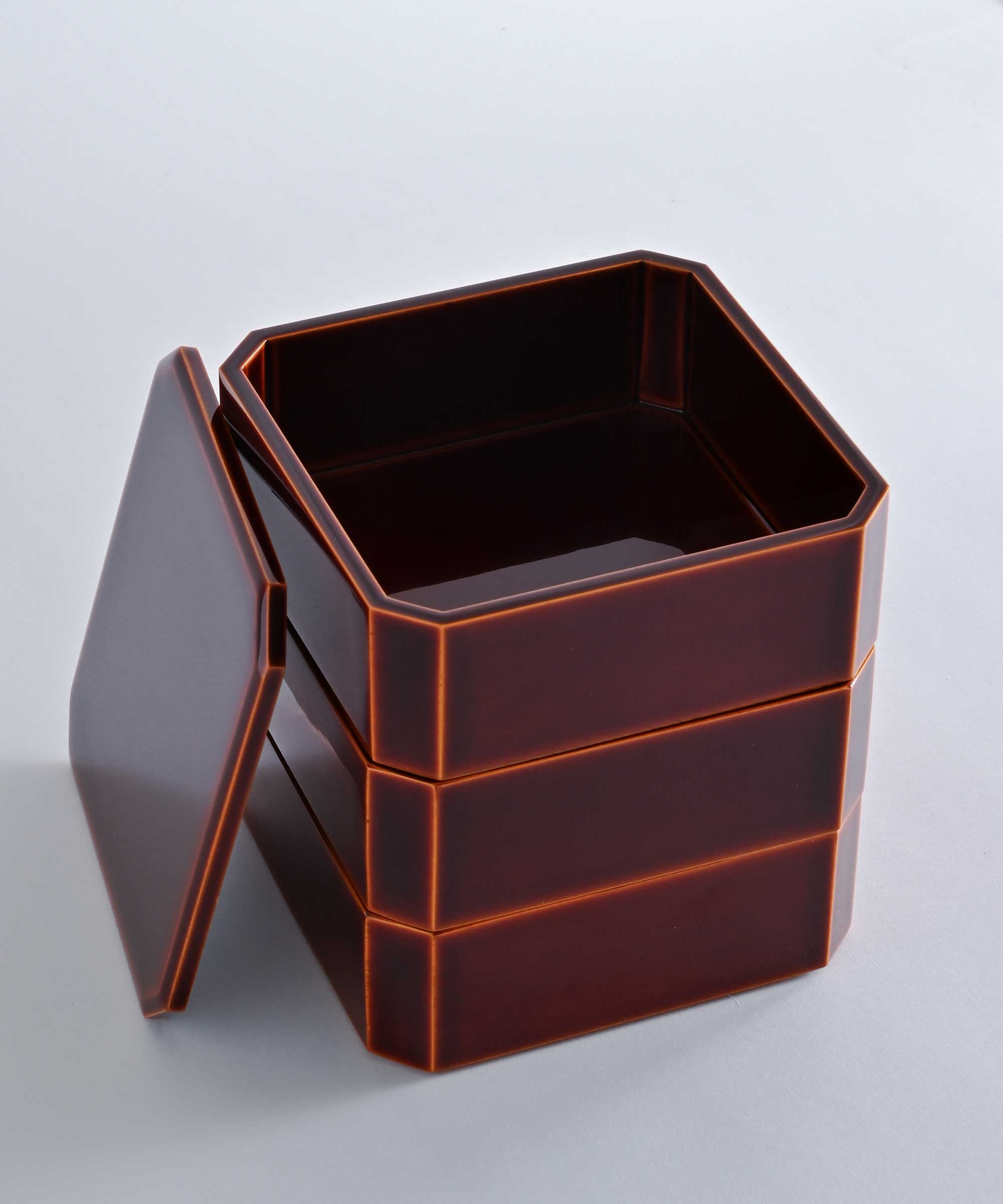 中山漆器】隅切三段小重 飛騨春慶塗 – BASIC AND ACCENT ONLINE STORE